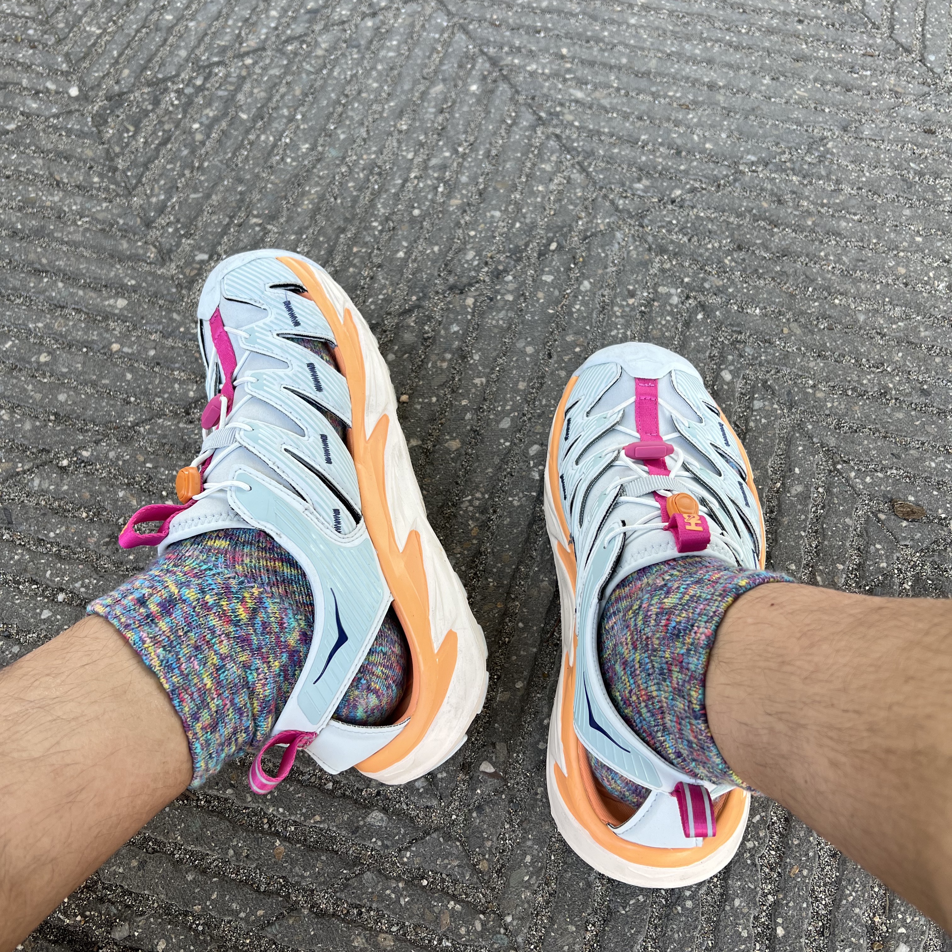 Hoka Hopara Ice Flow Mock Orange 착용 스타일 - 3