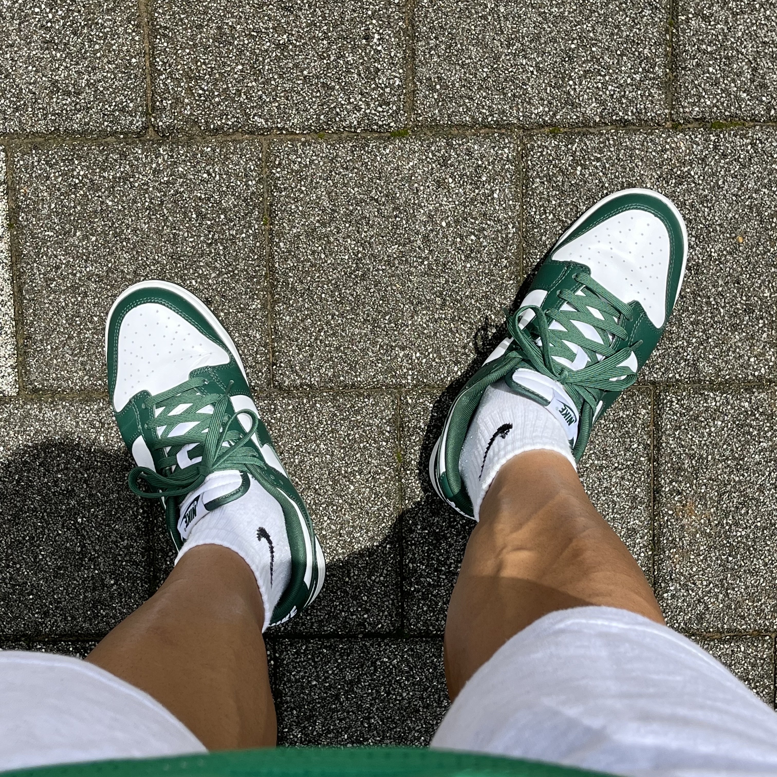 Nike Dunk Low Retro Varsity Green 착용 스타일