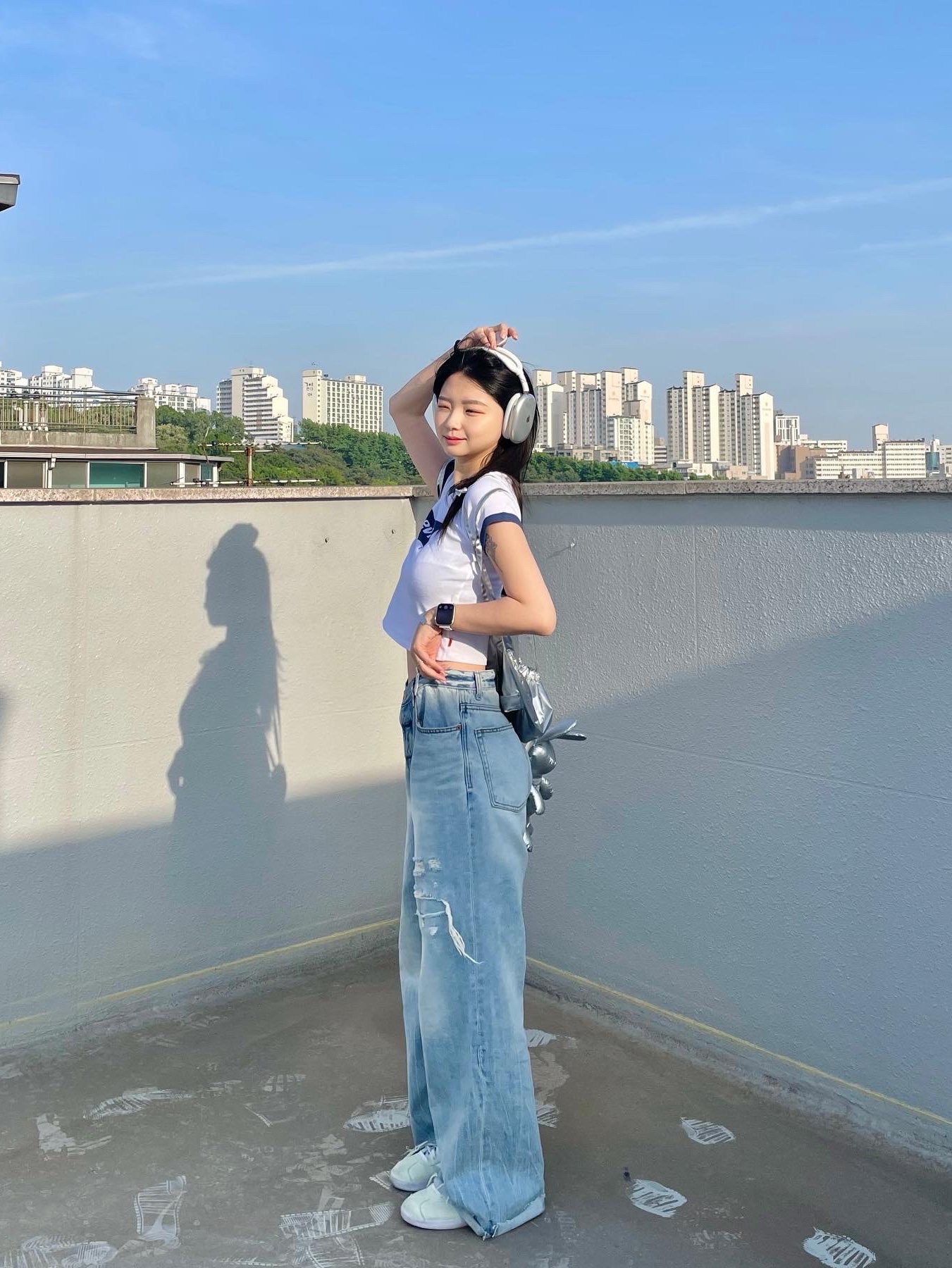 Apple AirPods Max Lightning Silver (Korean Ver.), (W) Palace x CK1 Bikini Light Grey Heather - 22SS 착용 스타일 - 3