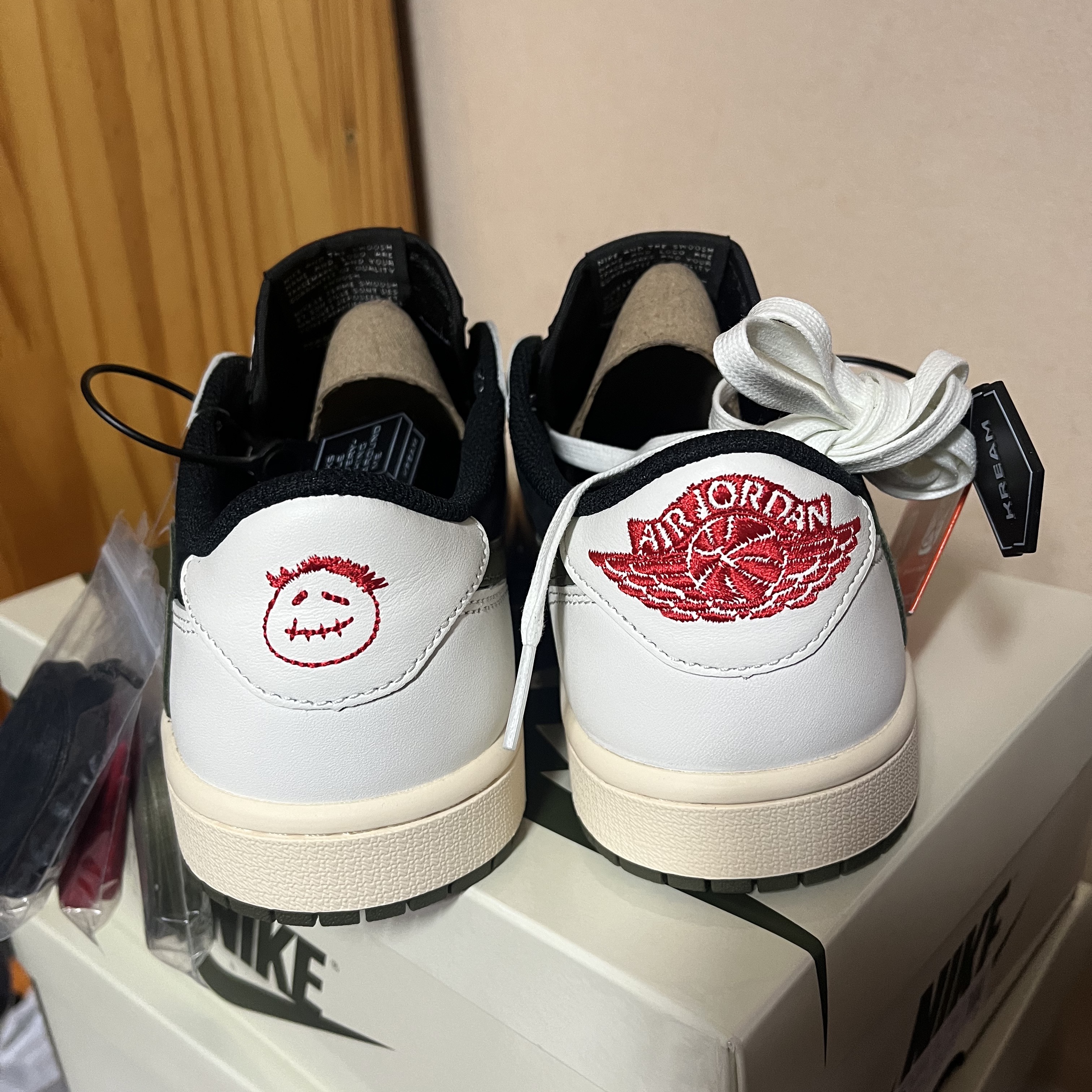 (W) Jordan 1 x Travis Scott Retro Low OG SP Medium Olive 착용 스타일