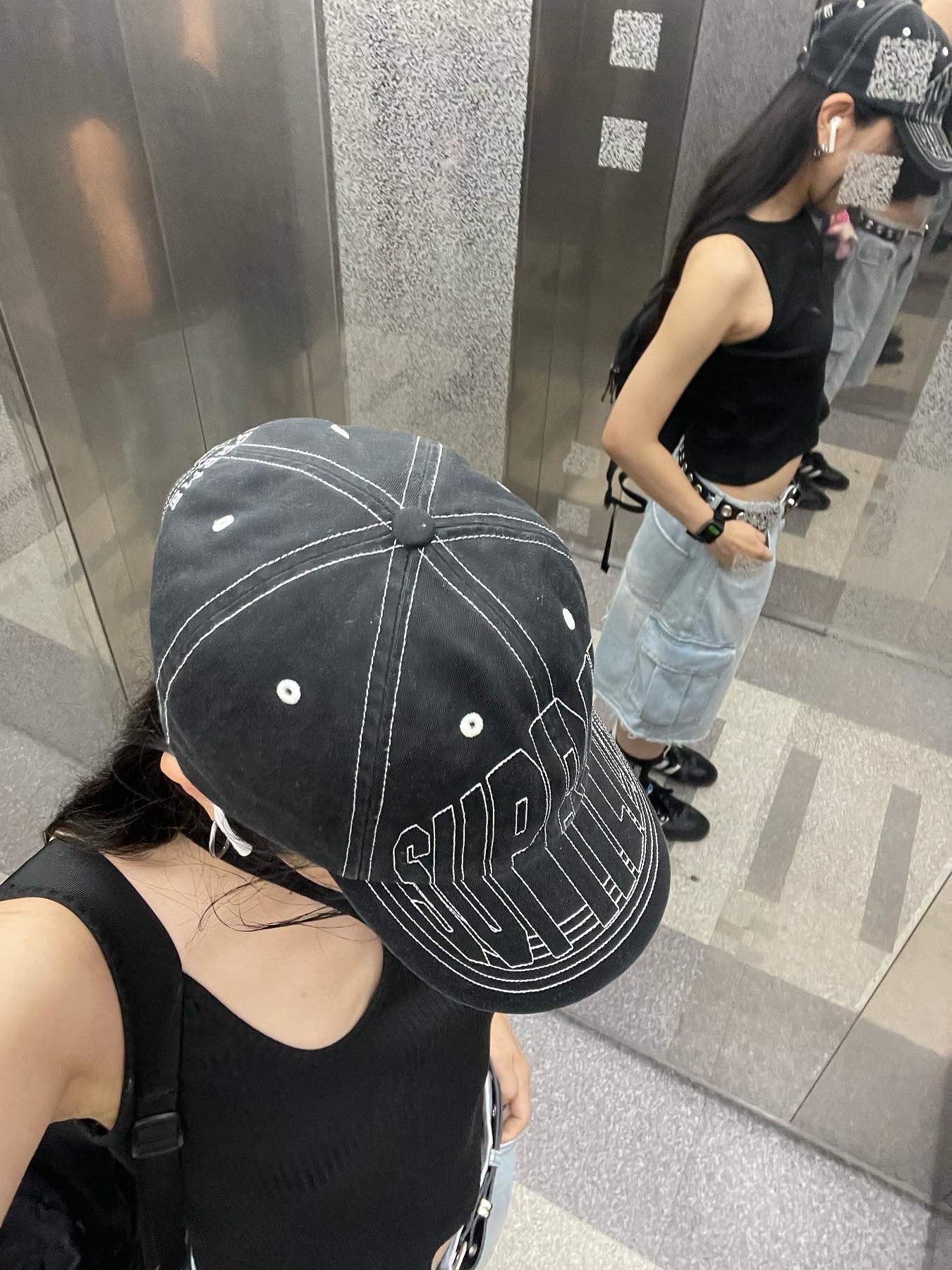 Supreme Visor Stitch 6-Panel Black - 23SS, Arc'teryx Index 15 Backpack Black 착용 스타일 - 1