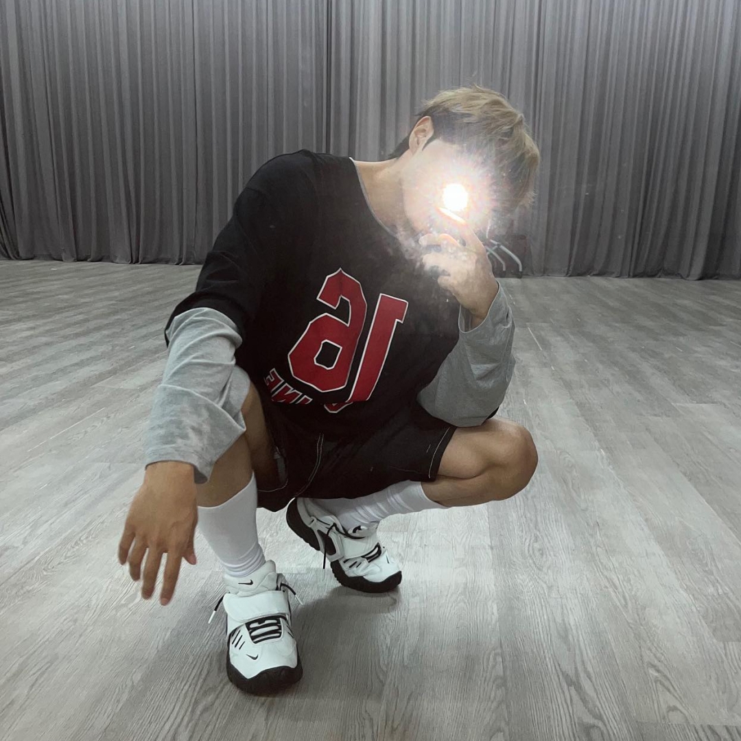 Nike x Ambush Air Adjust Force SP Summit White and Black 착용 스타일 - 2
