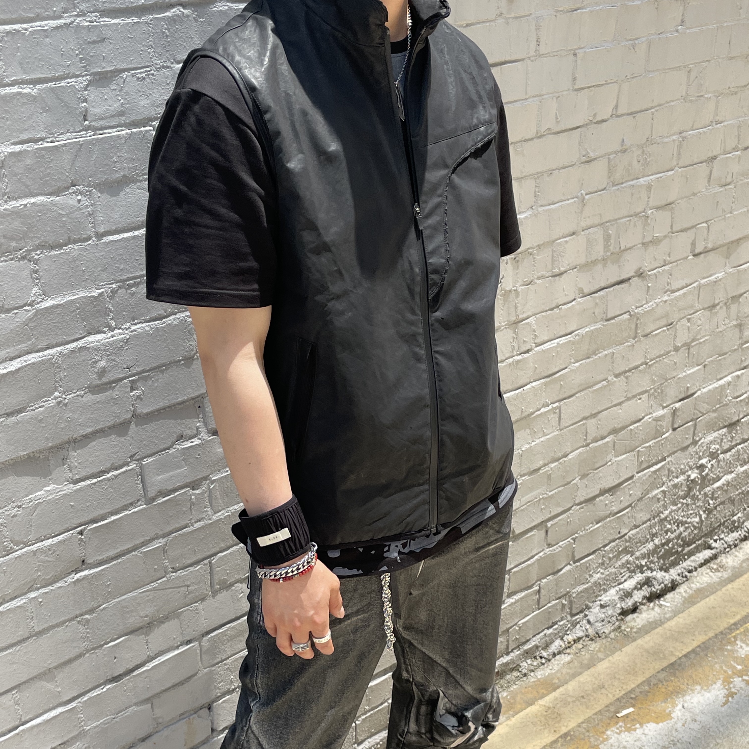 Nike Air Force 1 '07 Low Triple Black, Xlim Ep.3 01 Vest Black 착용 스타일 - 3