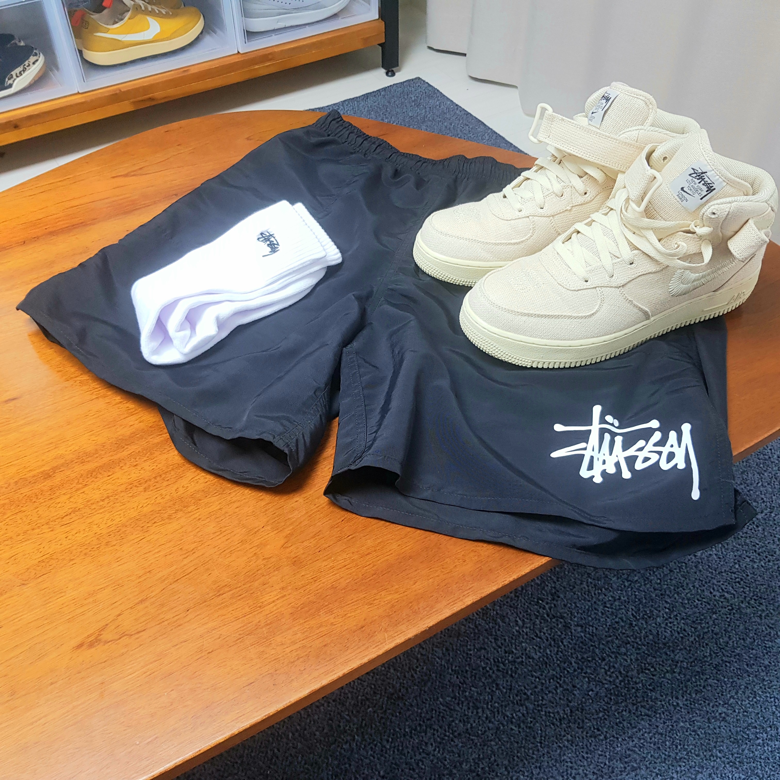 Stussy Big Basic Water Shorts Black, Stussy Small Stock Crew Socks White (3 Pack) 착용 스타일 - 1