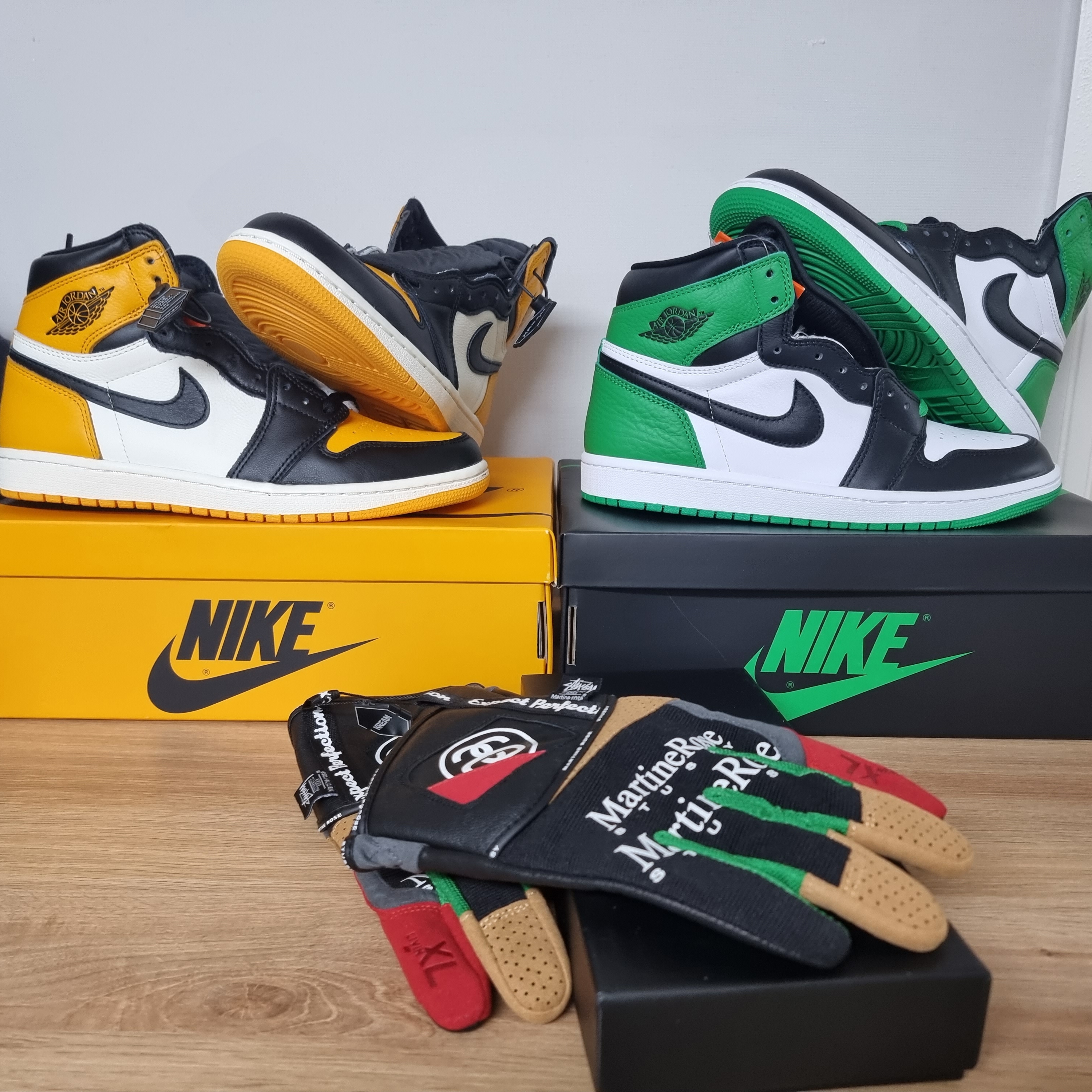 Stussy x Martine Rose Driving Gloves, Jordan 1 Retro High OG Taxi 착용 스타일