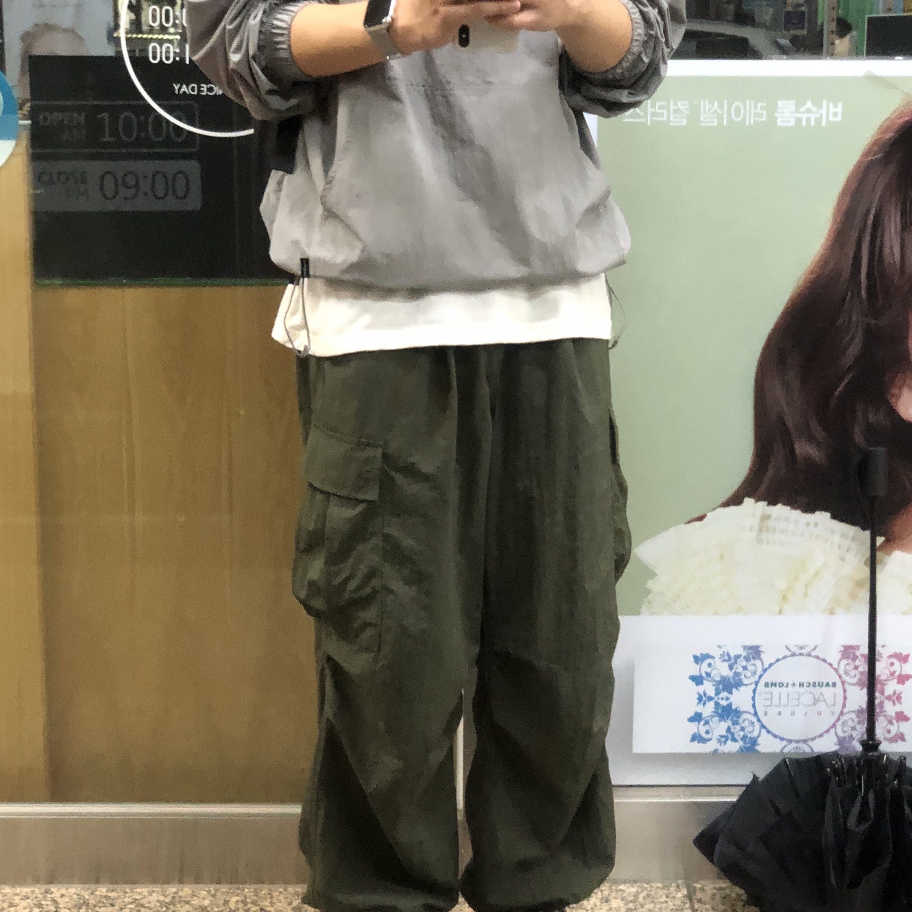 IAB Studio T-Shirt White Navy - 22FW, Asics Jog 100 S Sheet Rock - 2E Wide 착용 스타일 - 1