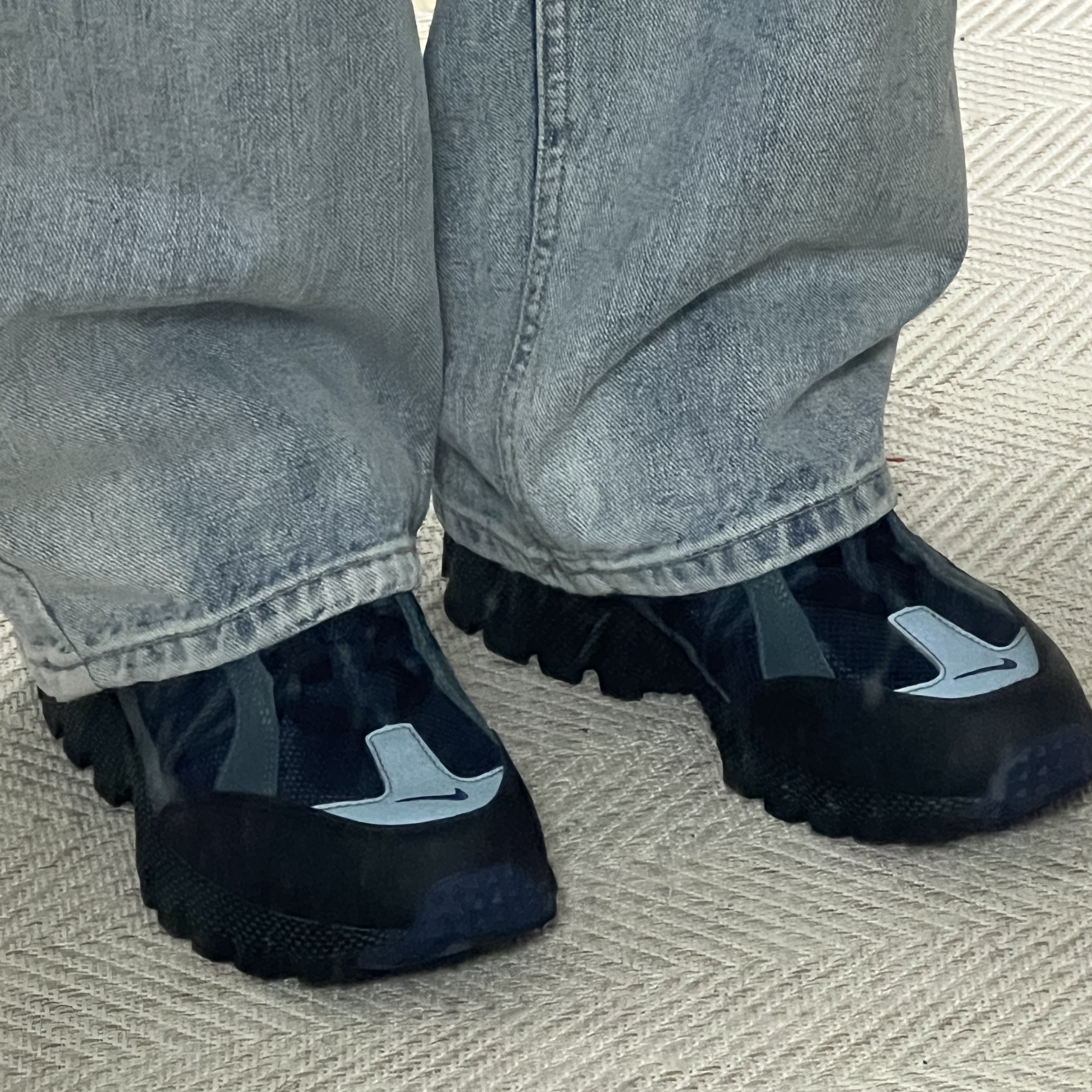 Nike Air Humara Faded Spruce 착용 스타일