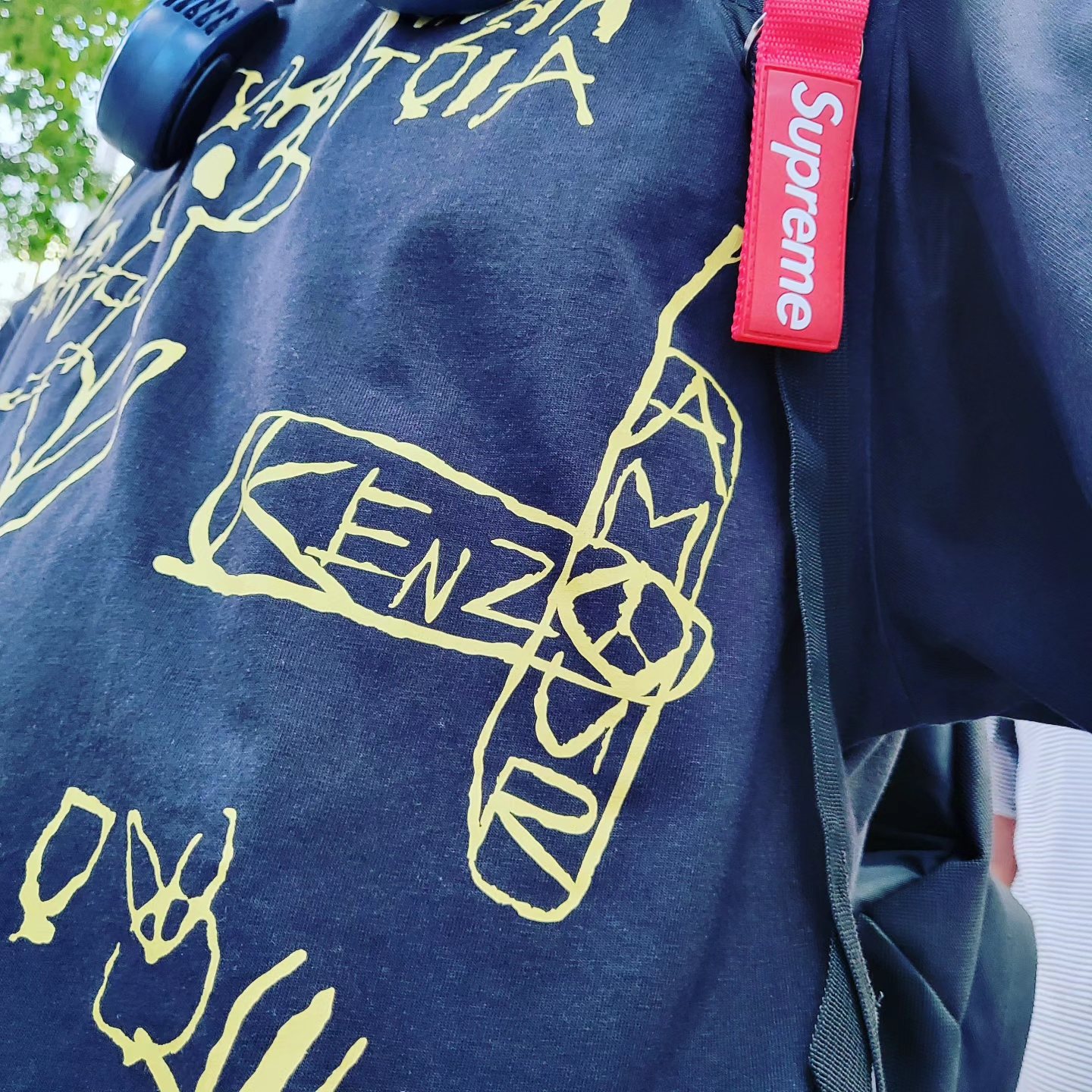 Supreme Webbing Keychain Red - 23SS, Nike Dunk Low Retro Hyper Cobalt 착용 스타일 - 2