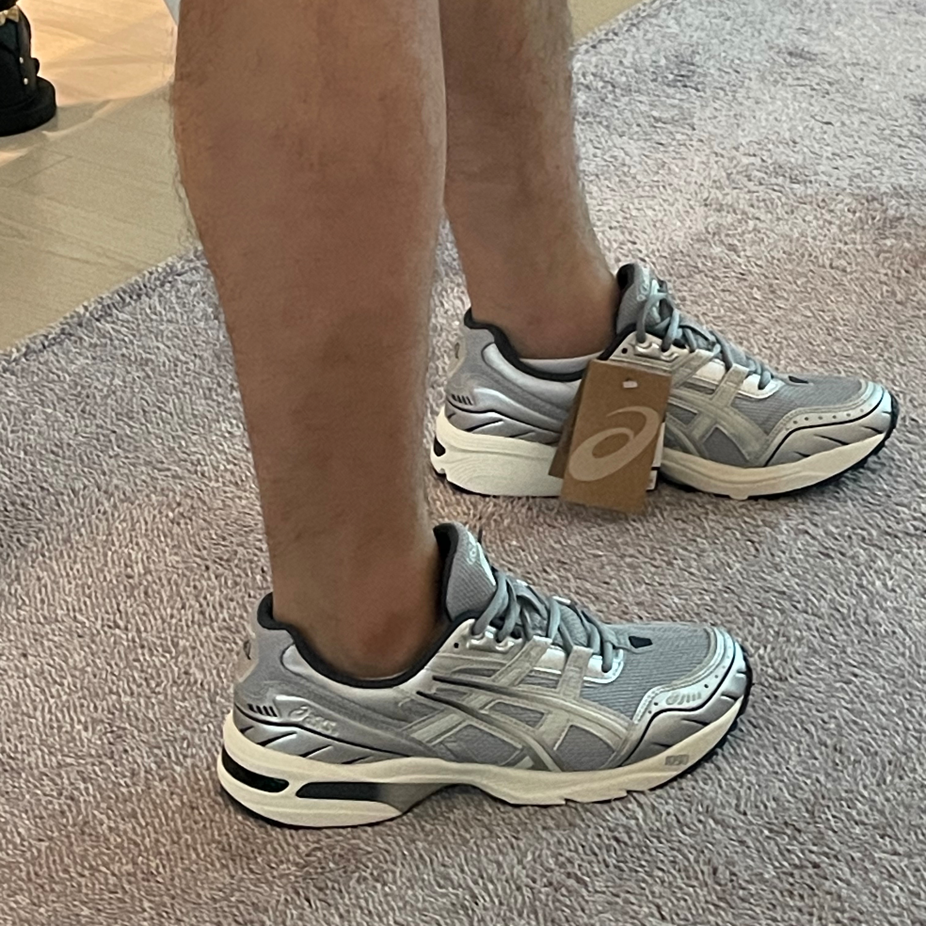 Asics Gel-1090 Piedmont Grey 착용 스타일 - 2