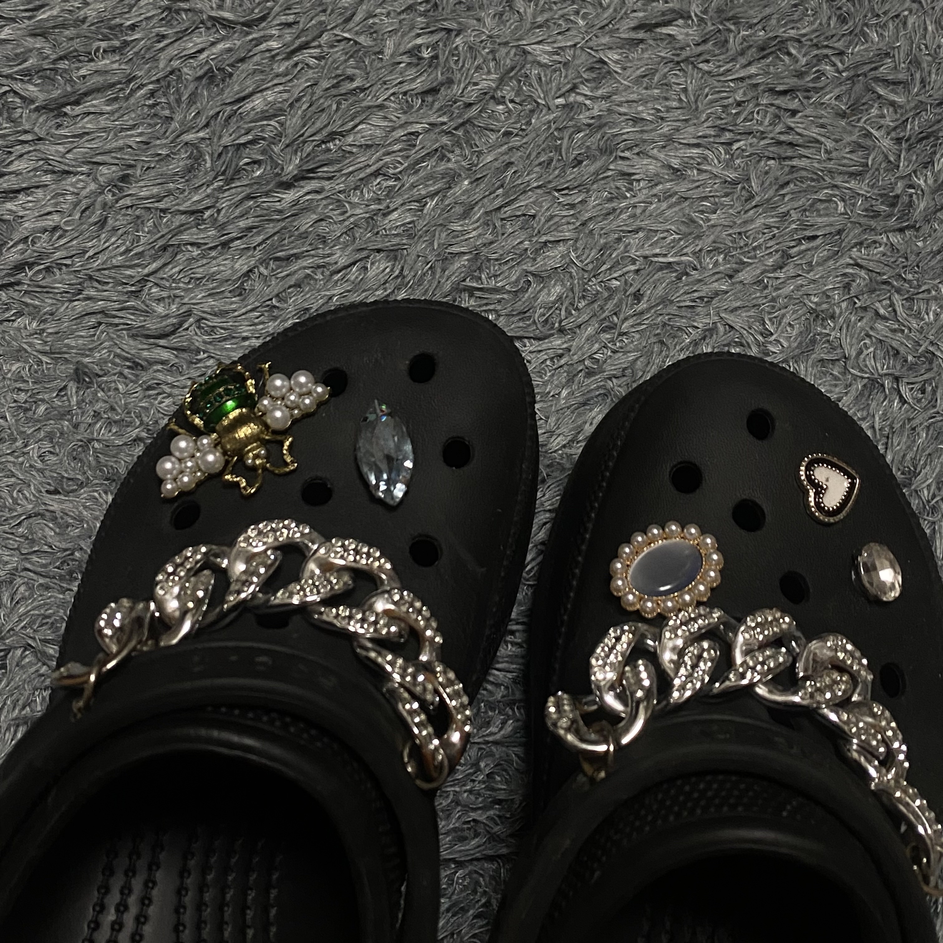 (W) Crocs Classic Mega Crush Clog Black 착용 스타일