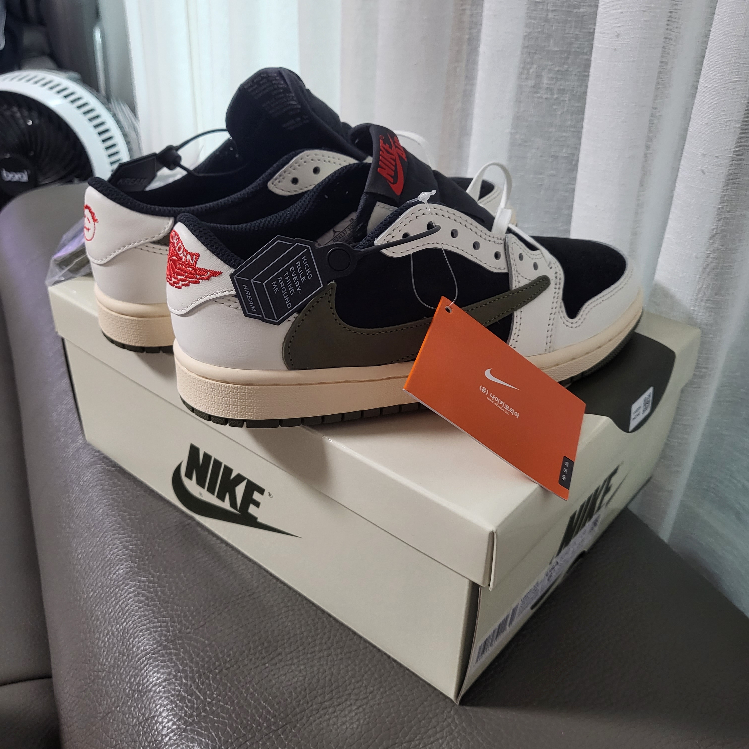 (W) Jordan 1 x Travis Scott Retro Low OG SP Medium Olive 착용 스타일