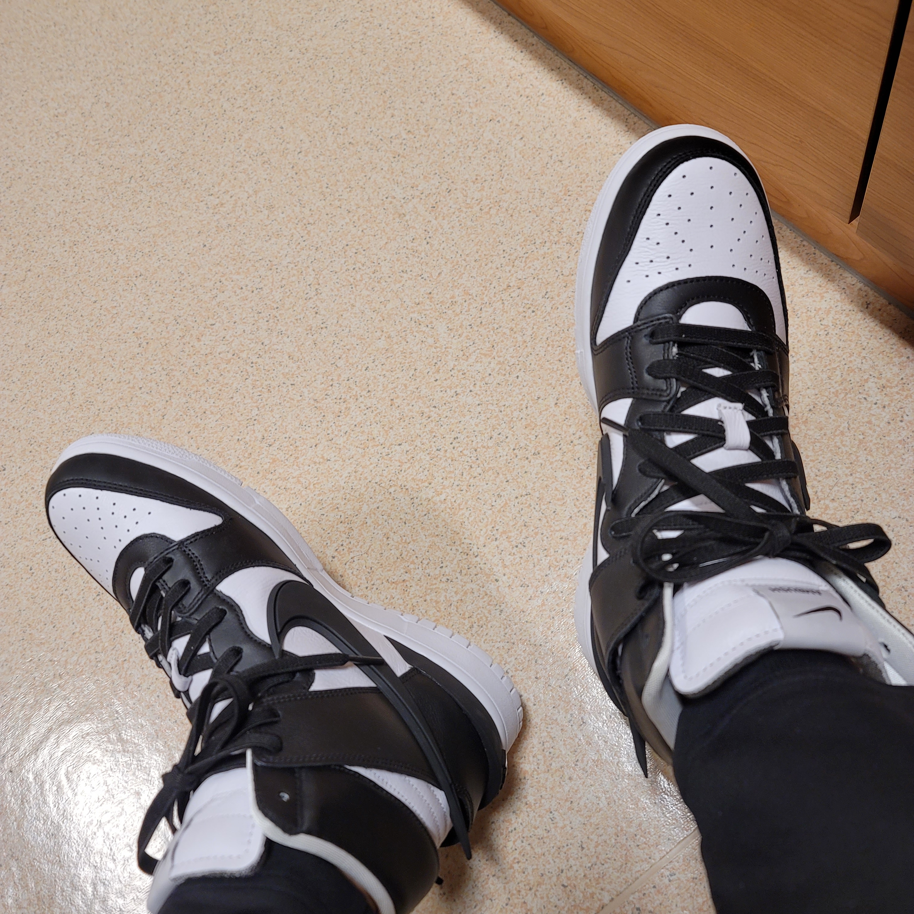 Nike x Ambush Dunk High Black 착용 스타일 - 1
