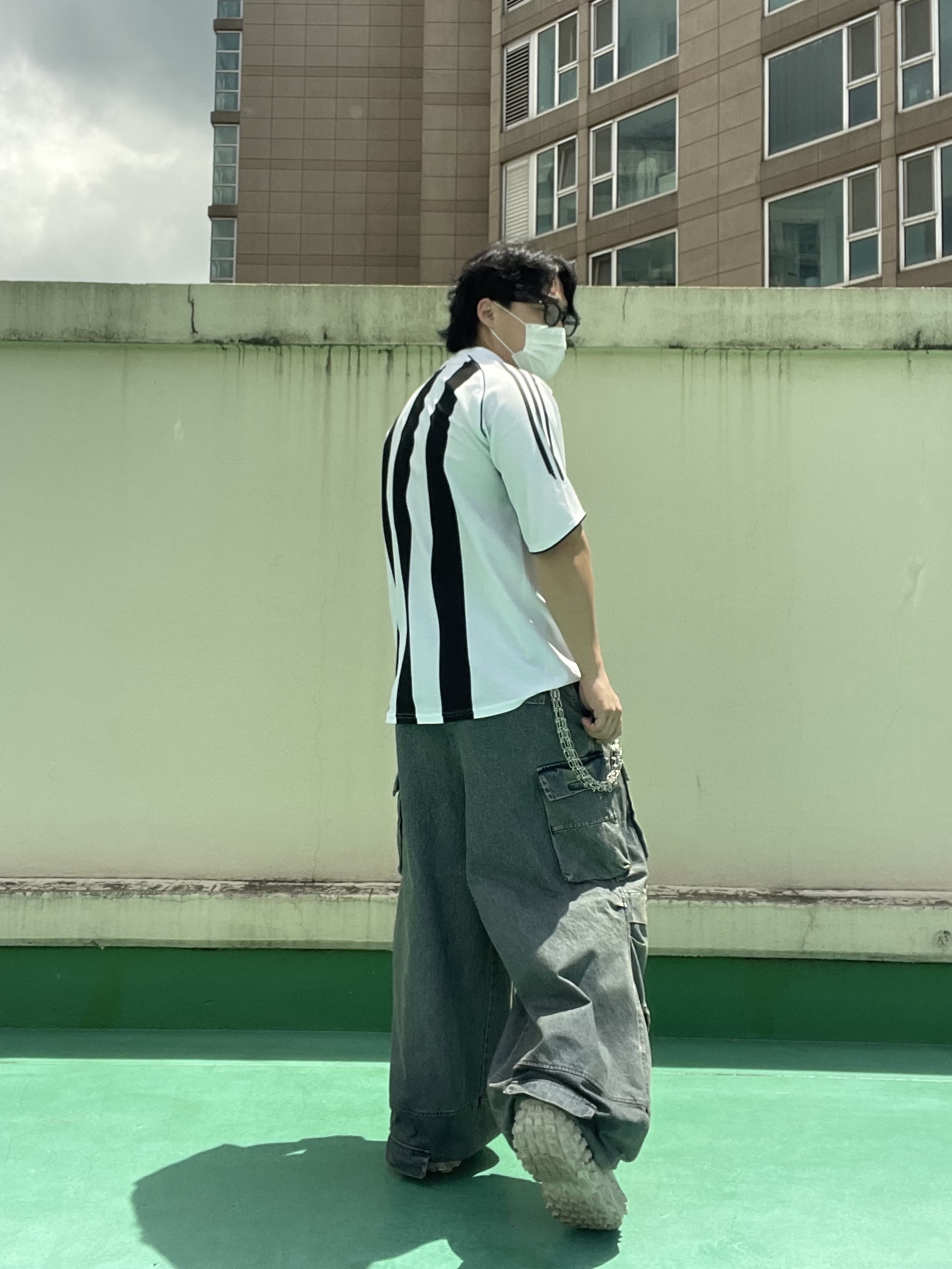 [KREAM 단독] Ourpas 030 Wide Cargo Denim Blue, Supreme Metal Lighter Holster - 19SS 착용 스타일 - 5