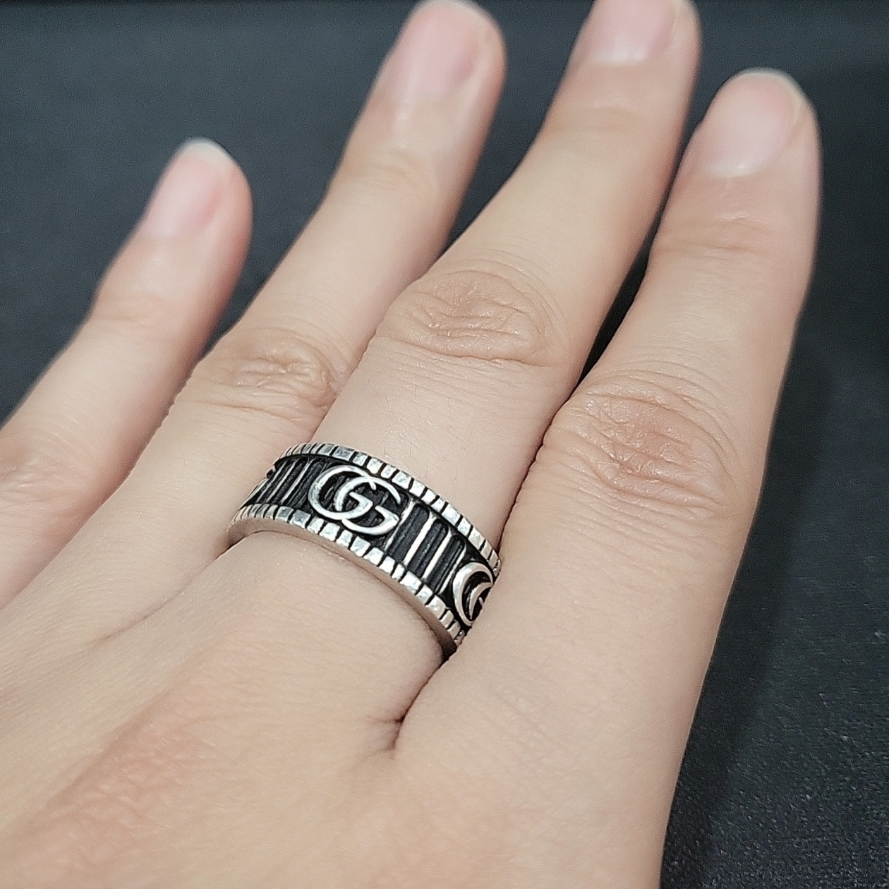 Gucci Ring with Double G Silver 착용 스타일