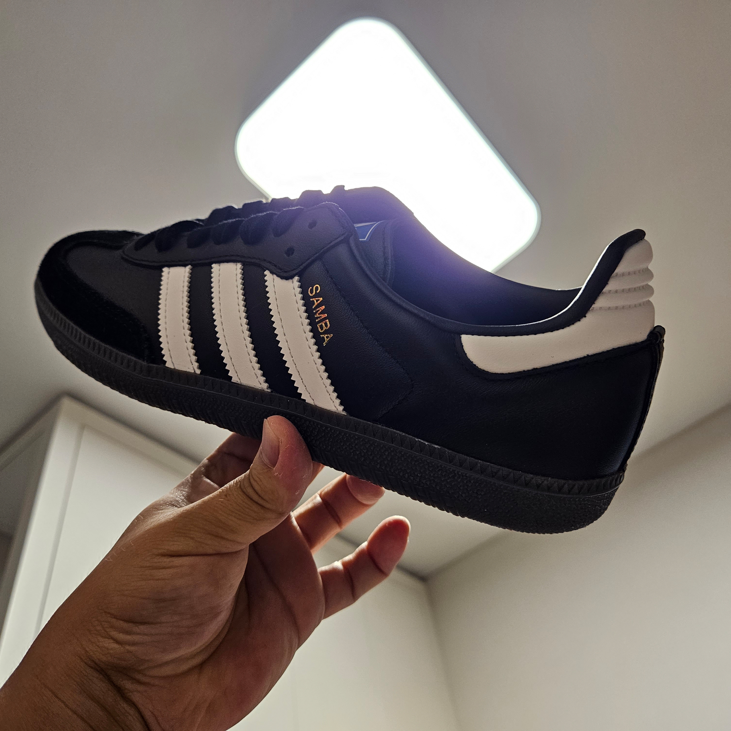 Adidas Samba OG Black White Gum 착용 스타일
