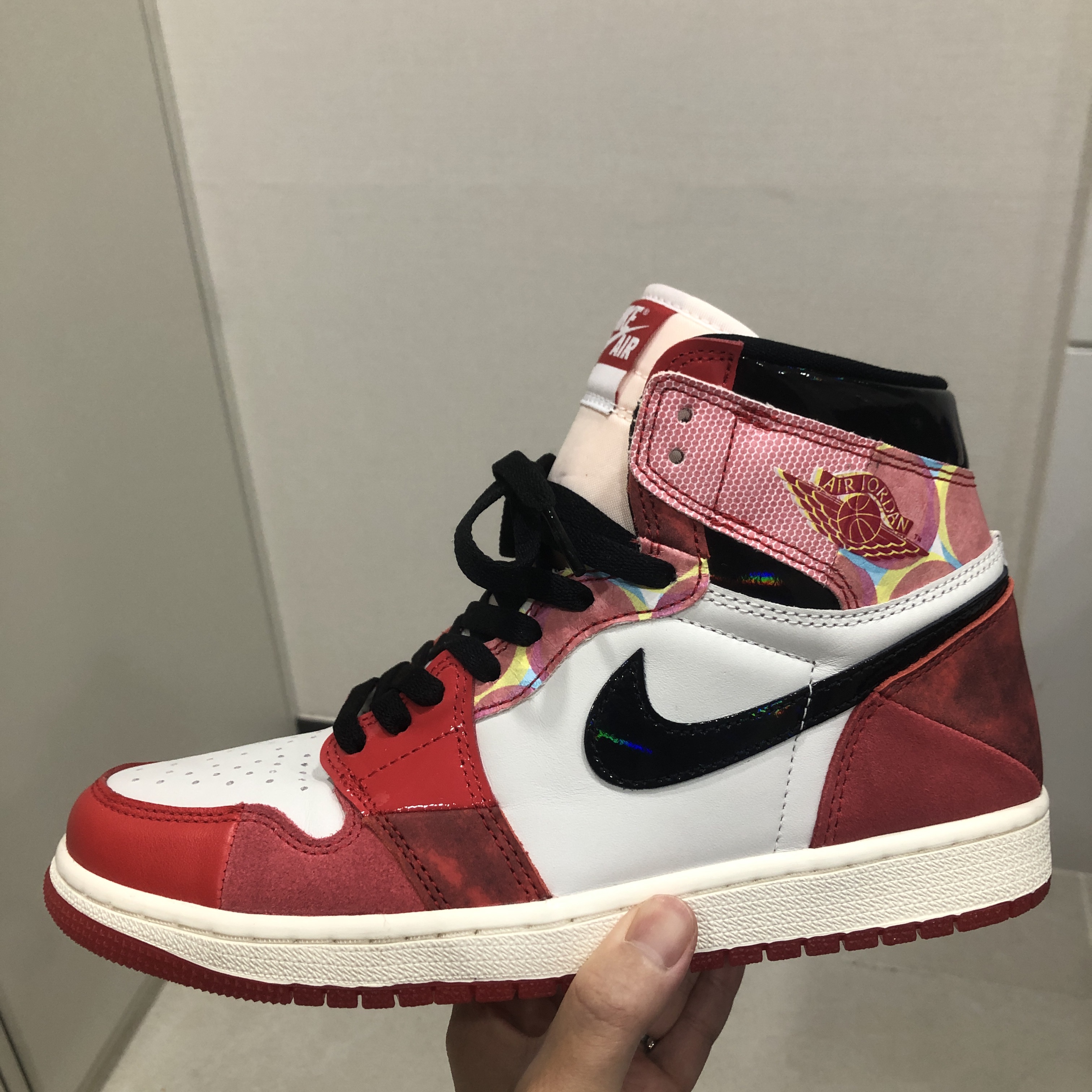 Jordan 1 Retro High Spider-Man Next Chapter 착용 스타일 - 2
