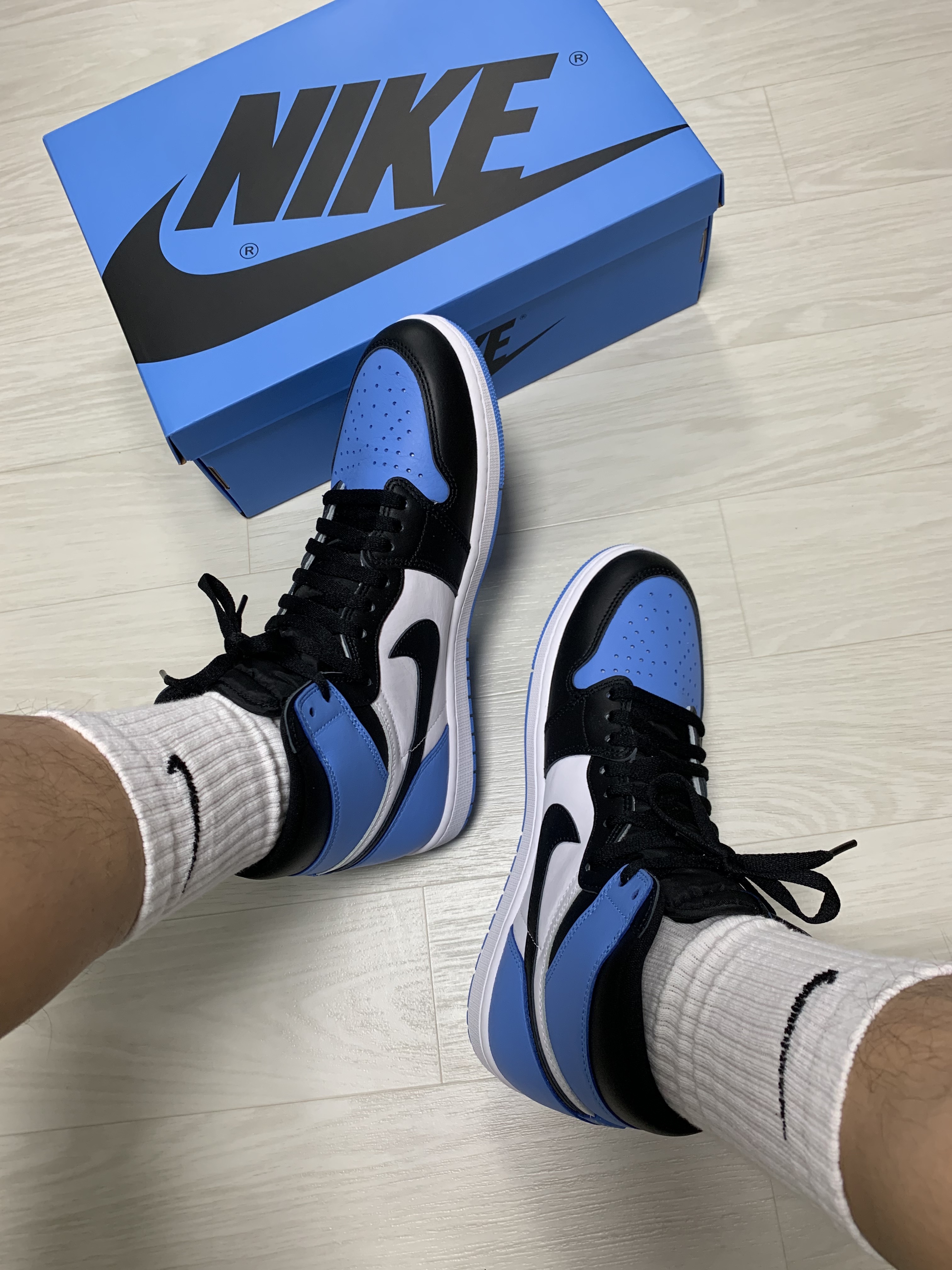 Jordan 1 Retro High OG University Blue 착용 스타일