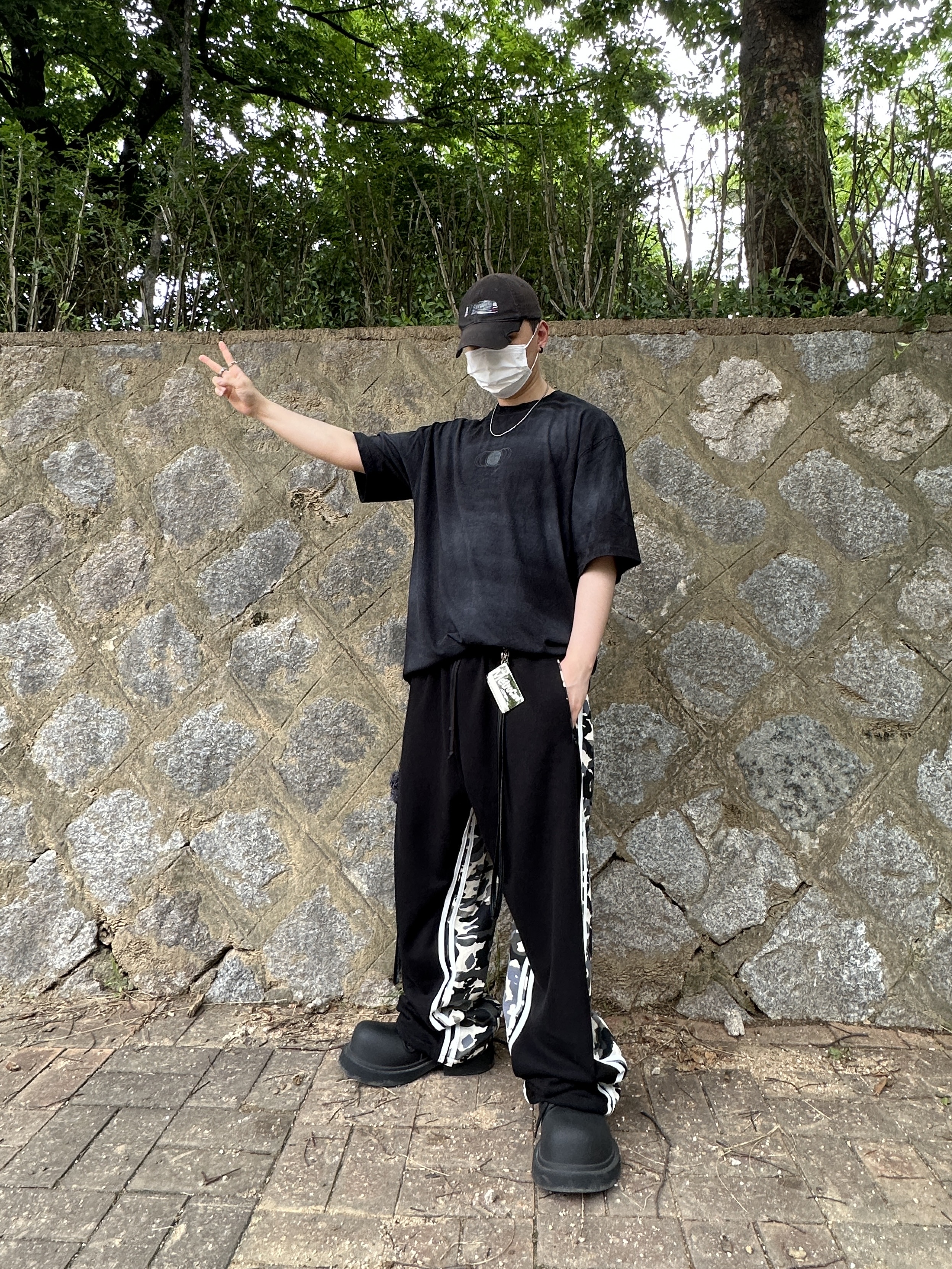 Balenciaga Steroid Derby Black, Balenciaga Gaffer Cap Black 착용 스타일 - 1