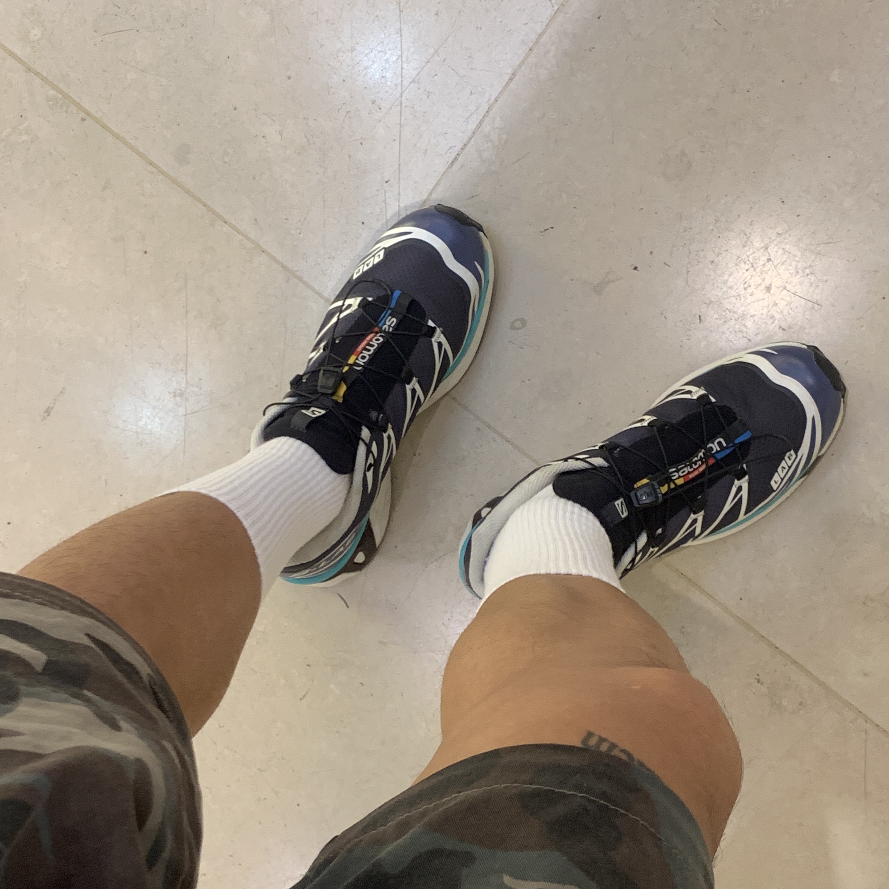 Salomon XT-6 ADV Ebony Vanila Ice 착용 스타일