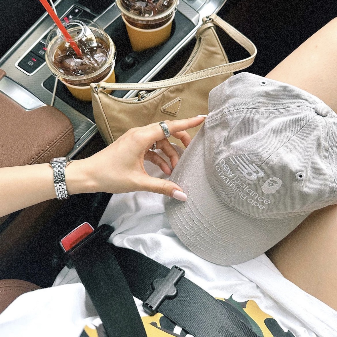 Cartier Panthere Watch Small Quartz Steel Bracelet Steel, New Balance x BAPE Panel Cap Grey 착용 스타일 - 2