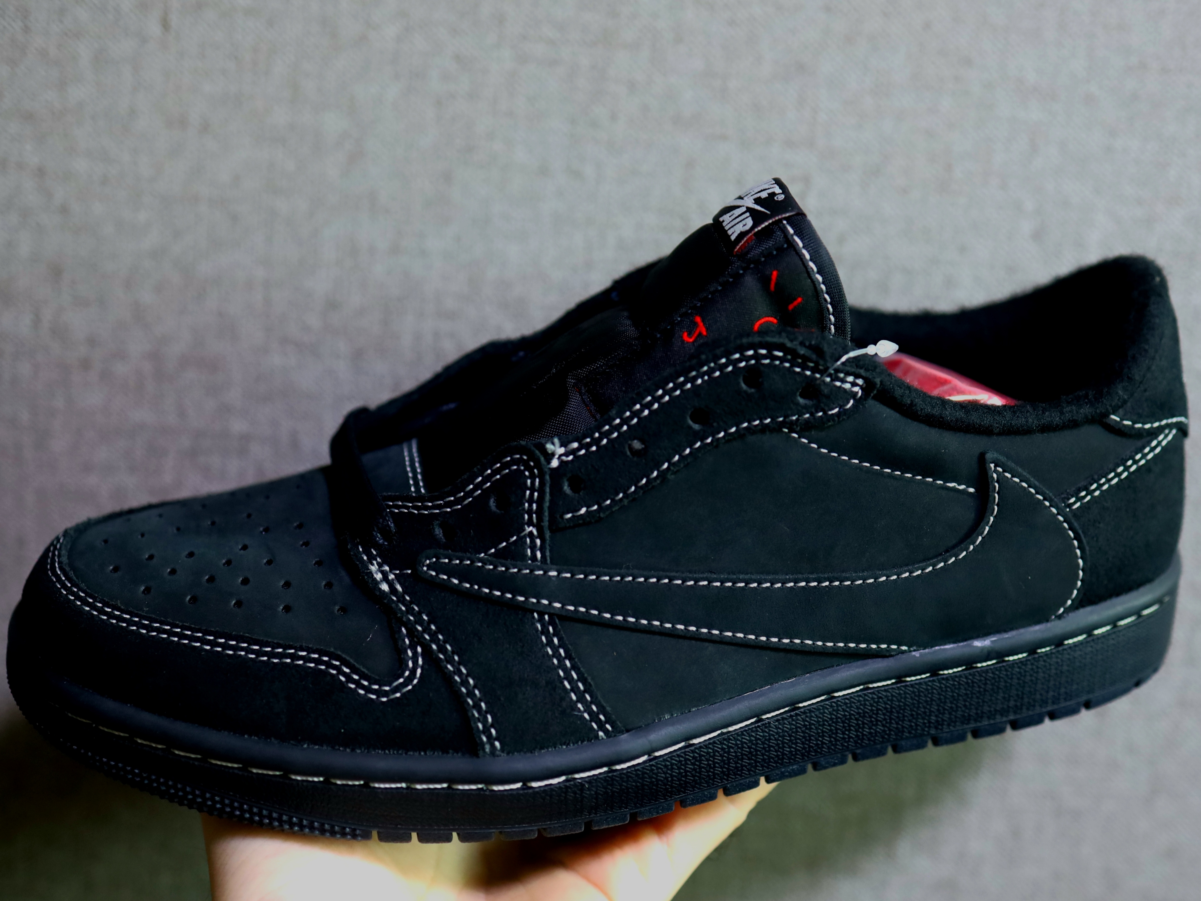 Jordan 1 x Travis Scott Retro Low OG SP Black Phantom 착용 스타일