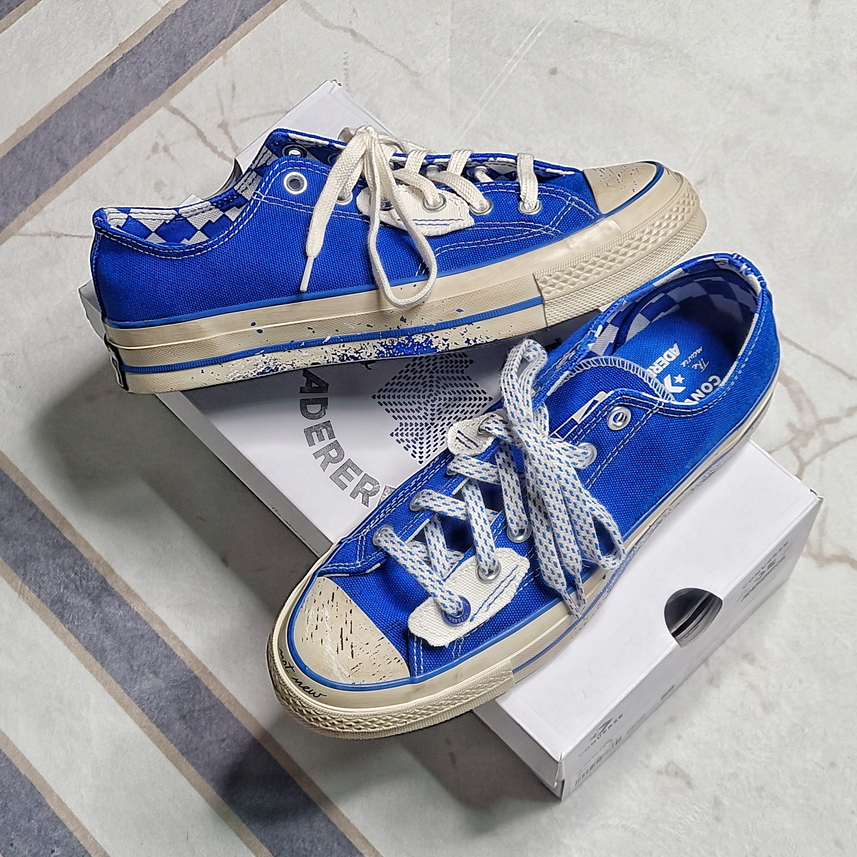 Converse x Ader Error Chuck 70 Ox Imperial Blue 착용 스타일 - 1