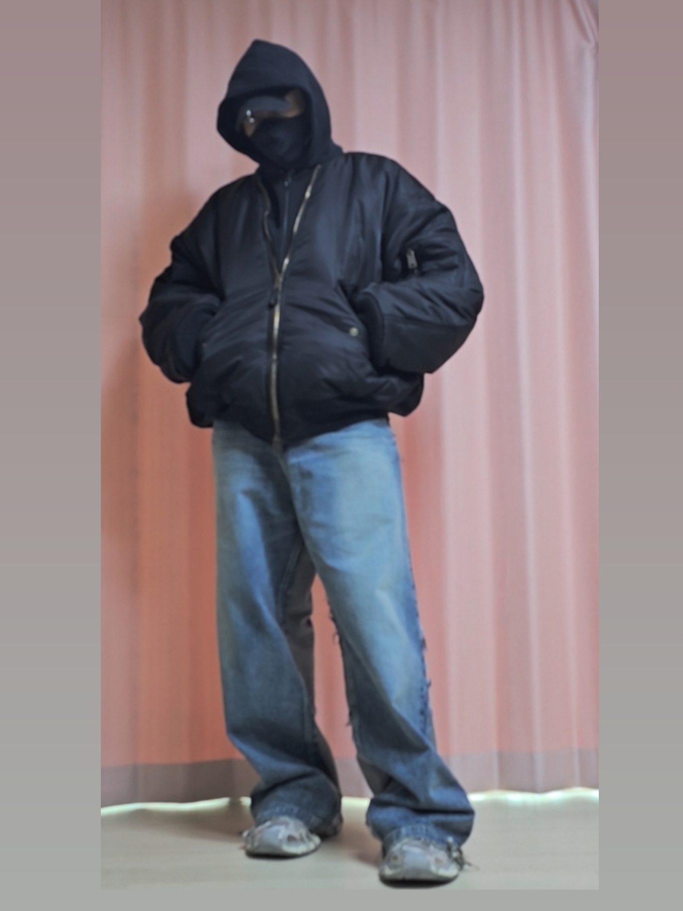Balenciaga Paris All In Bomber Black, Balenciaga Hybrid Baggy Pants Light Blue 착용 스타일