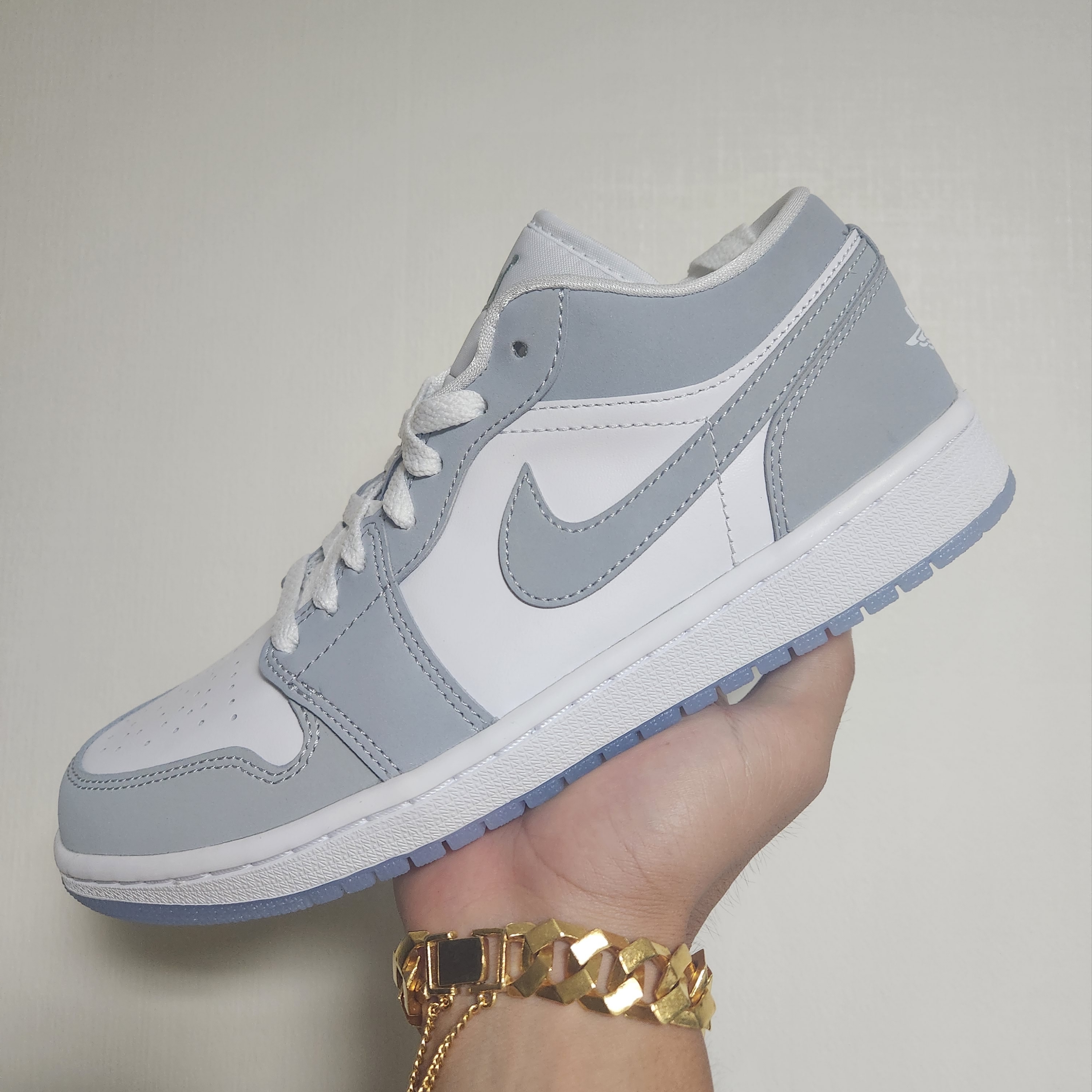 (W) Jordan 1 Low White Wolf Grey 착용 스타일
