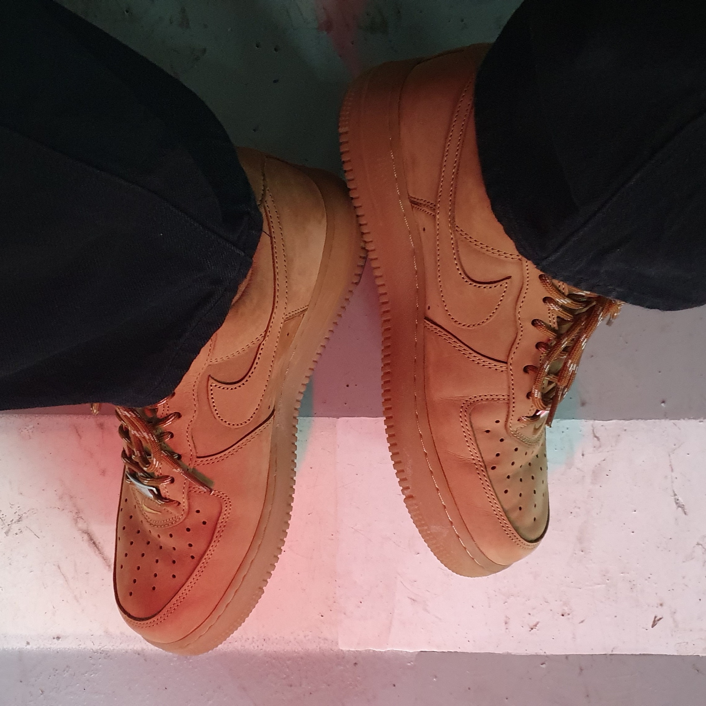 Nike x Supreme Air Force 1 Low Flax 착용 스타일