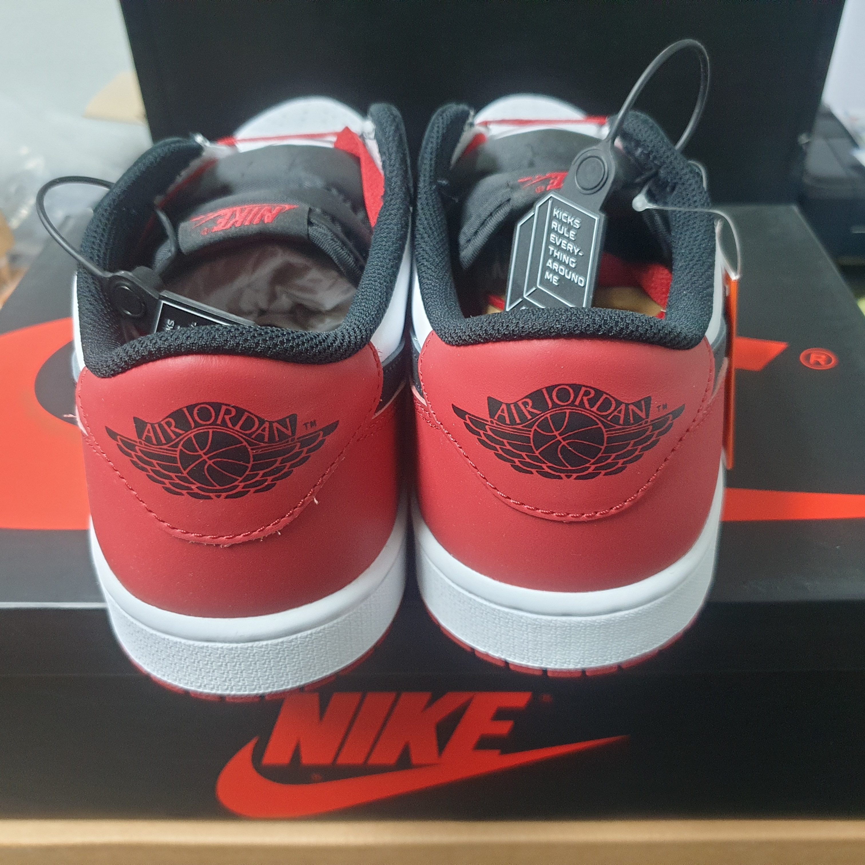 Jordan 1 Retro Low OG Black Toe 착용 스타일 - 3