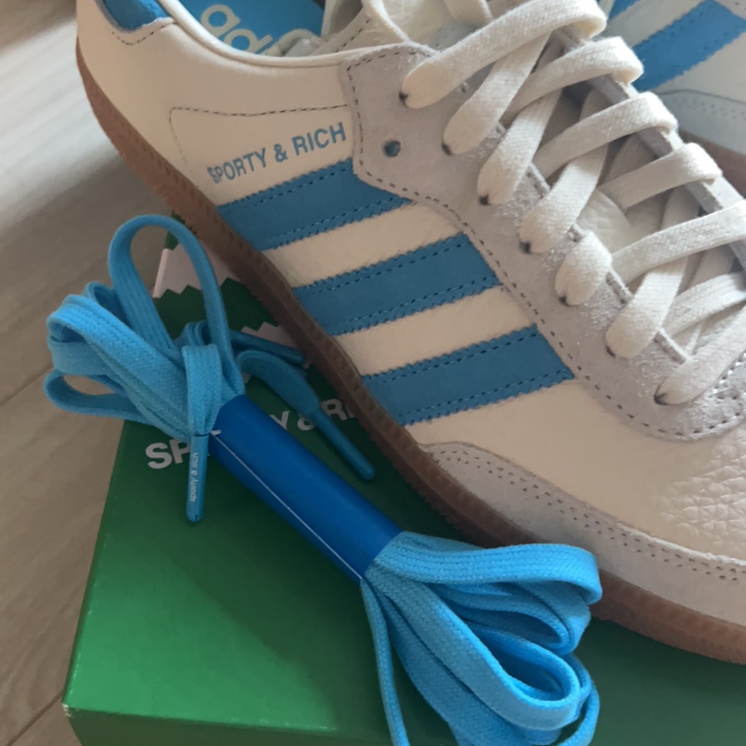 Adidas x Sporty & Rich Samba Cream Blue 착용 스타일 - 3