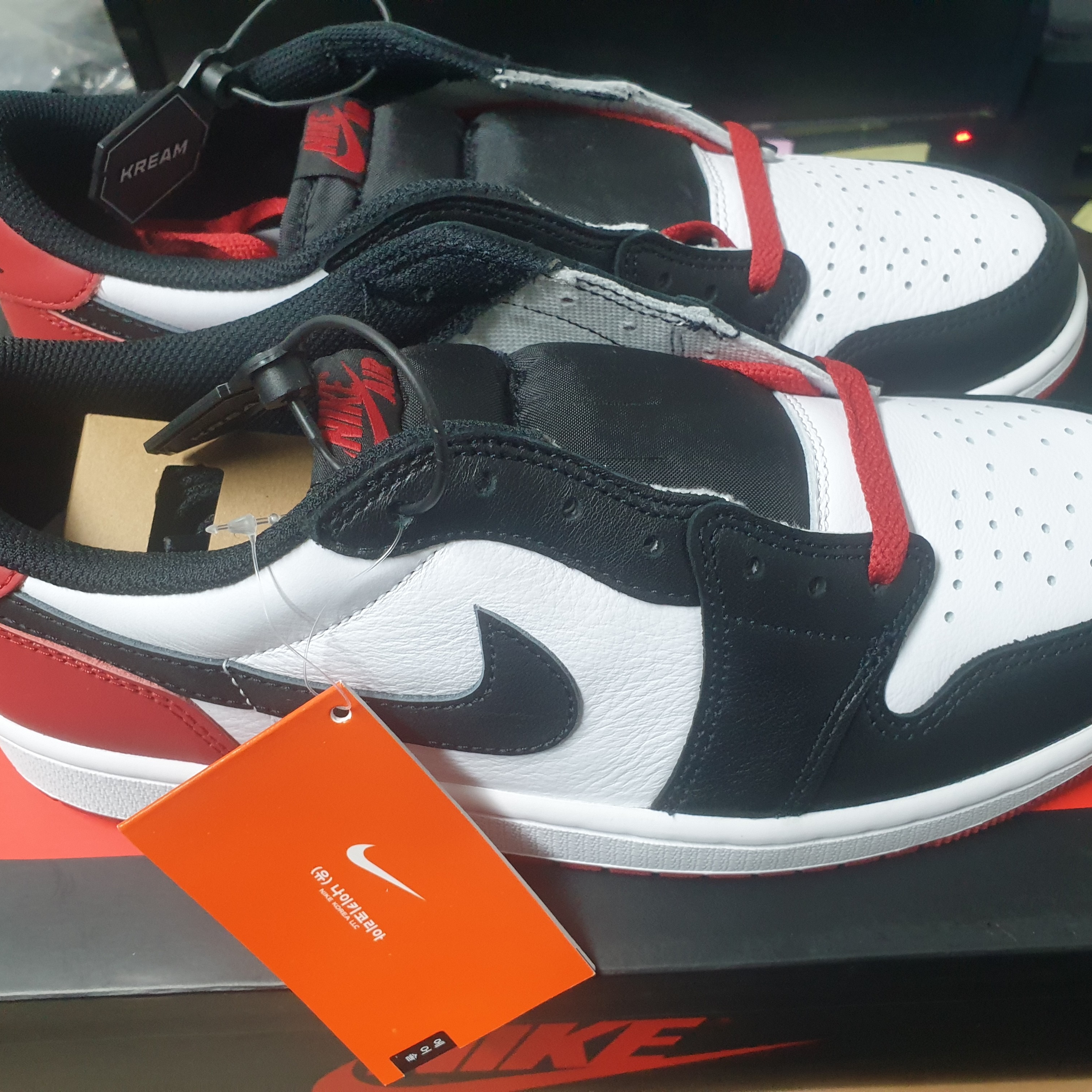 Jordan 1 Retro Low OG Black Toe 착용 스타일 - 2
