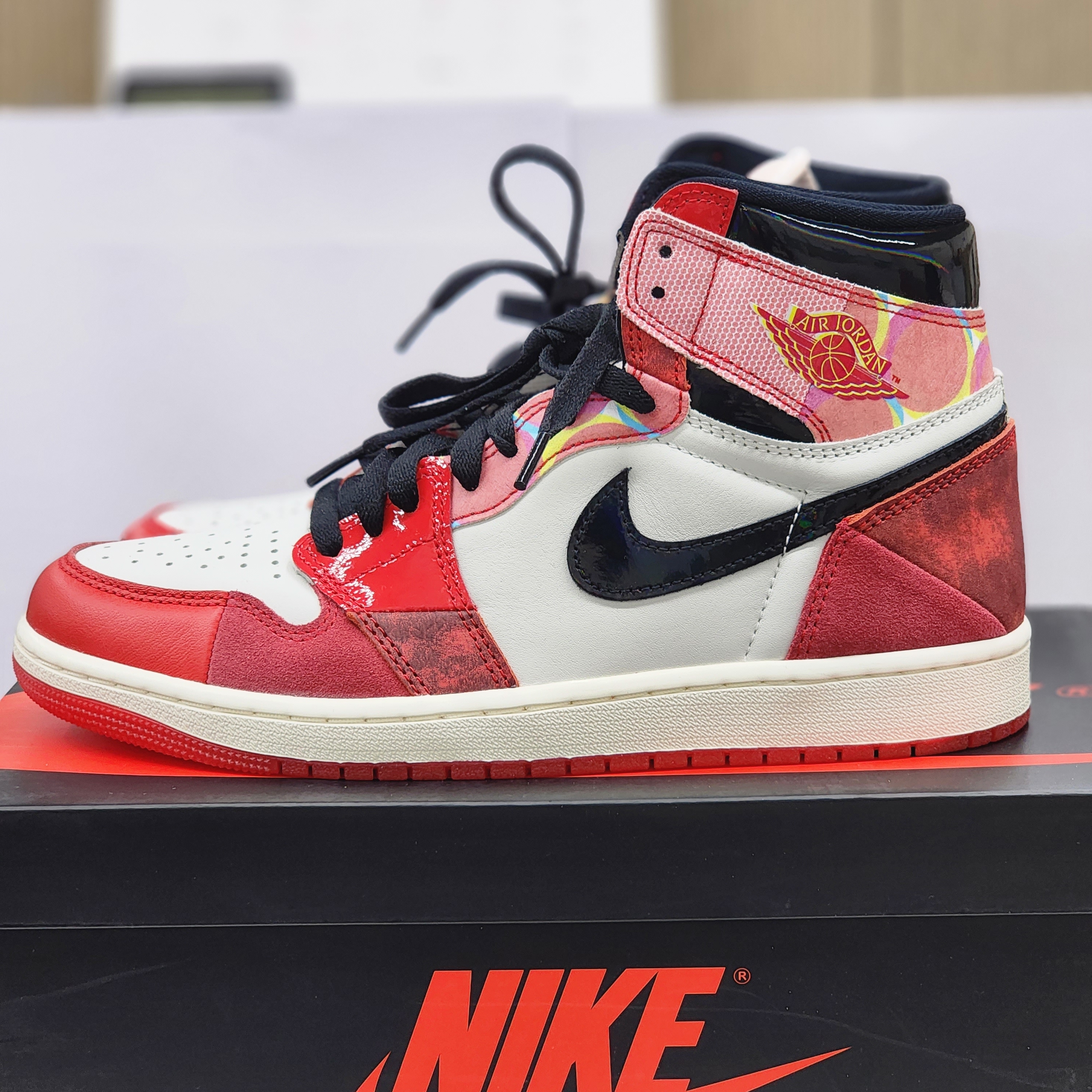 Jordan 1 Retro High Spider-Man Next Chapter 착용 스타일 - 2