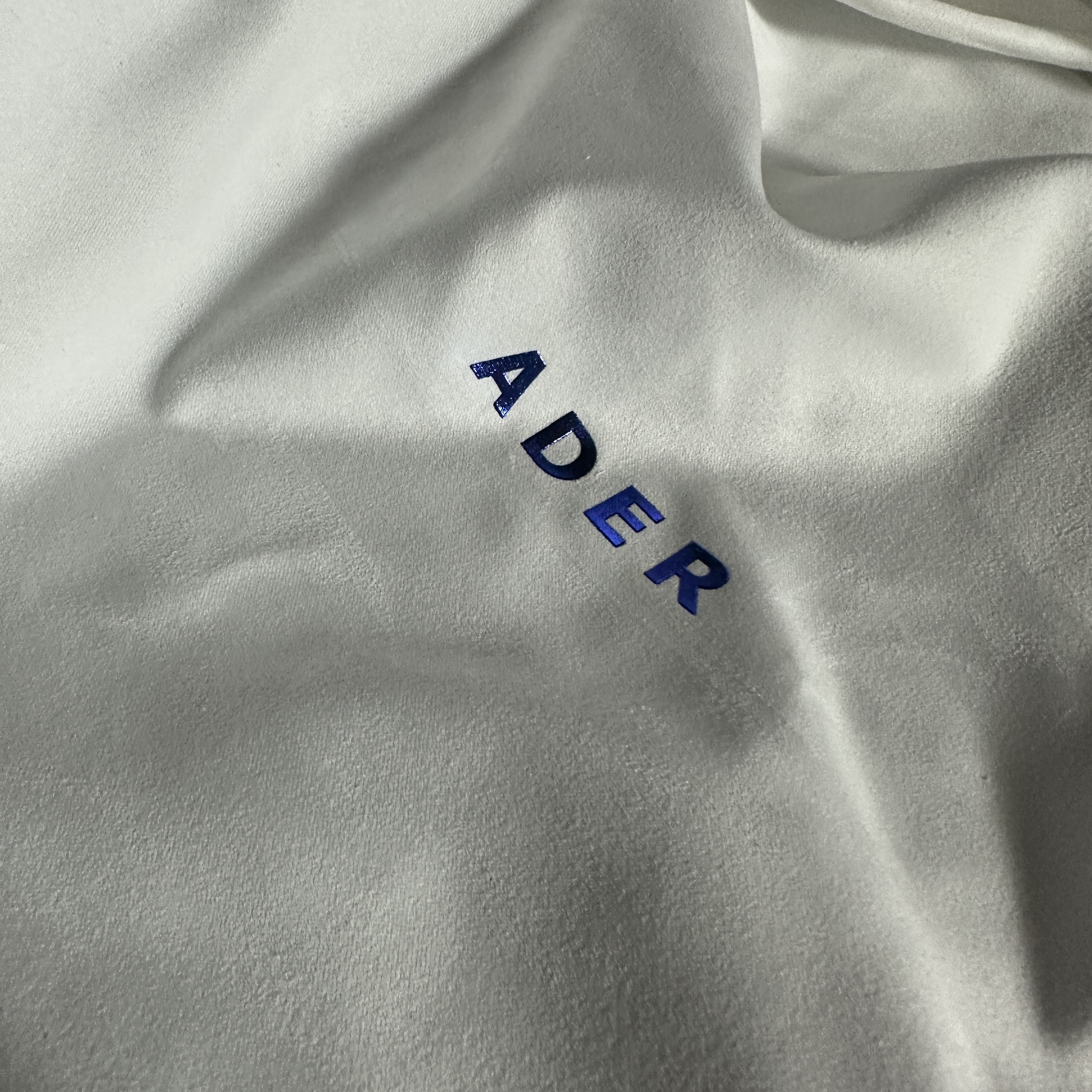 Ader Error Wide Shopper Bag Z-Blue 착용 스타일