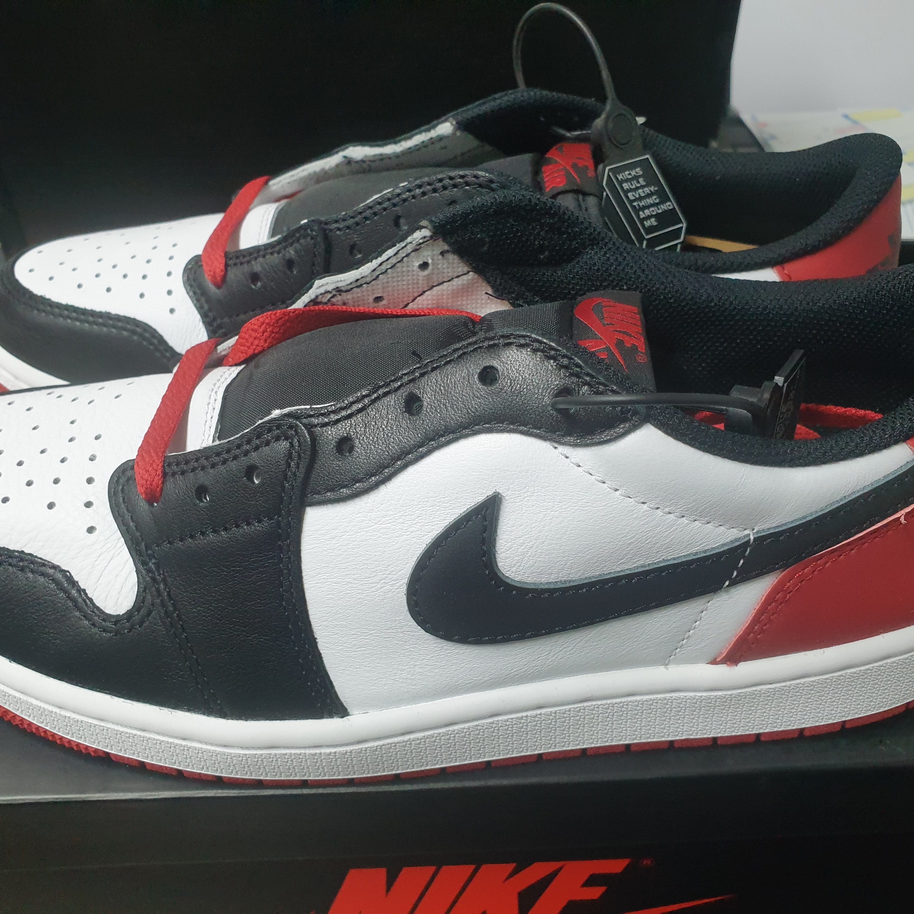 Jordan 1 Retro Low OG Black Toe 착용 스타일 - 4