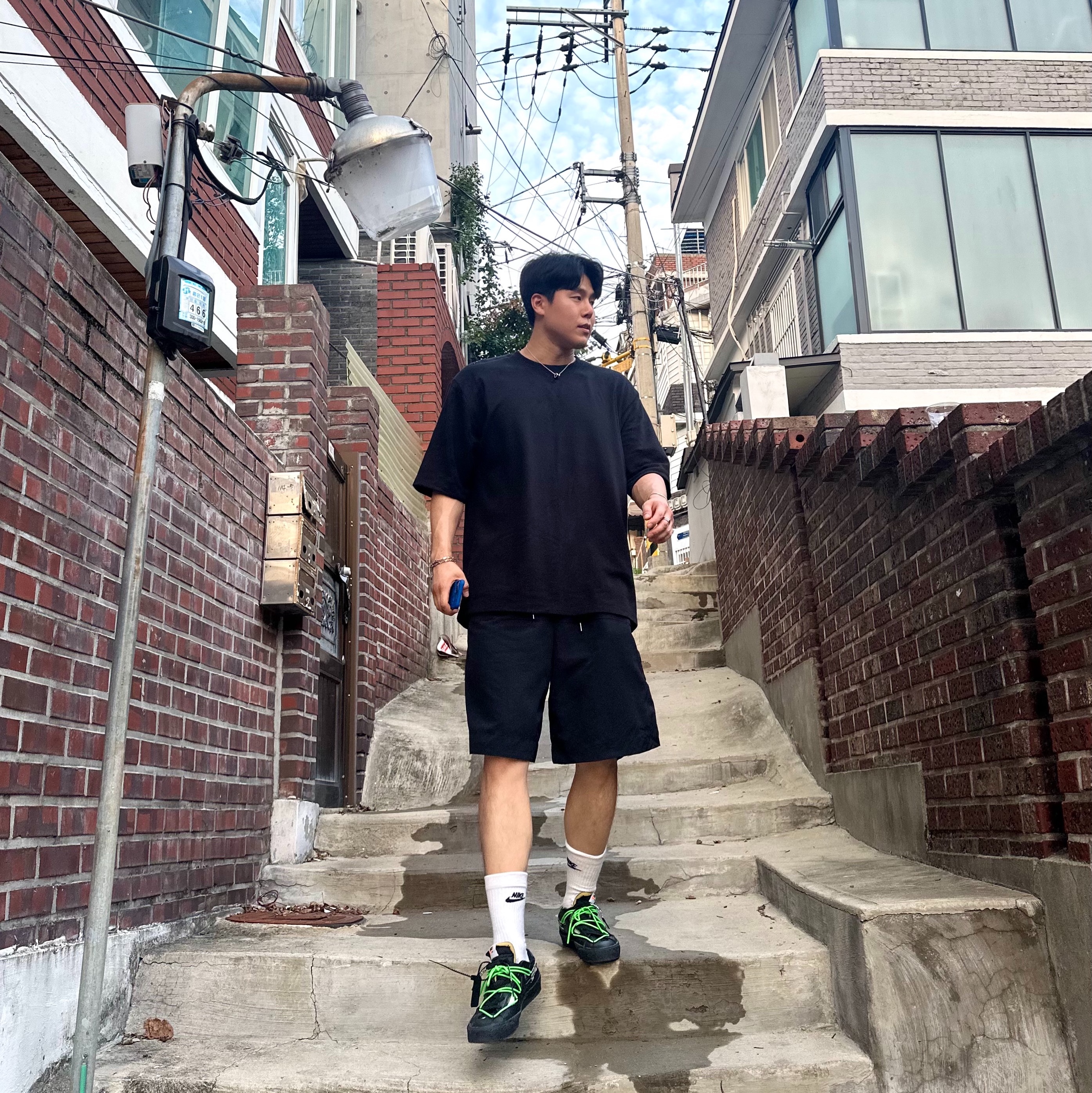 Nike x Off-White Blazer Low '77 Black and Electro Green 착용 스타일