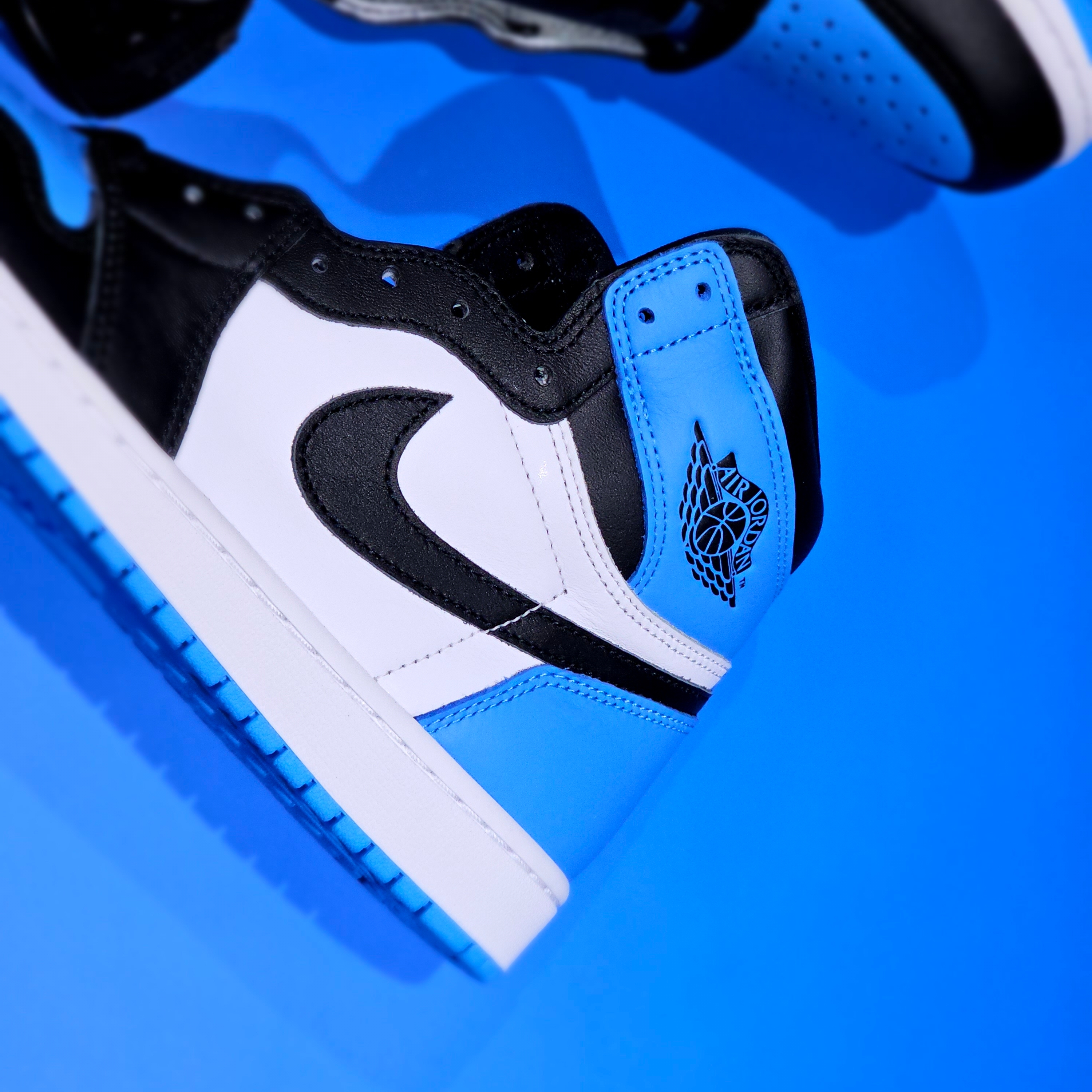 Jordan 1 Retro High OG University Blue 착용 스타일 - 2