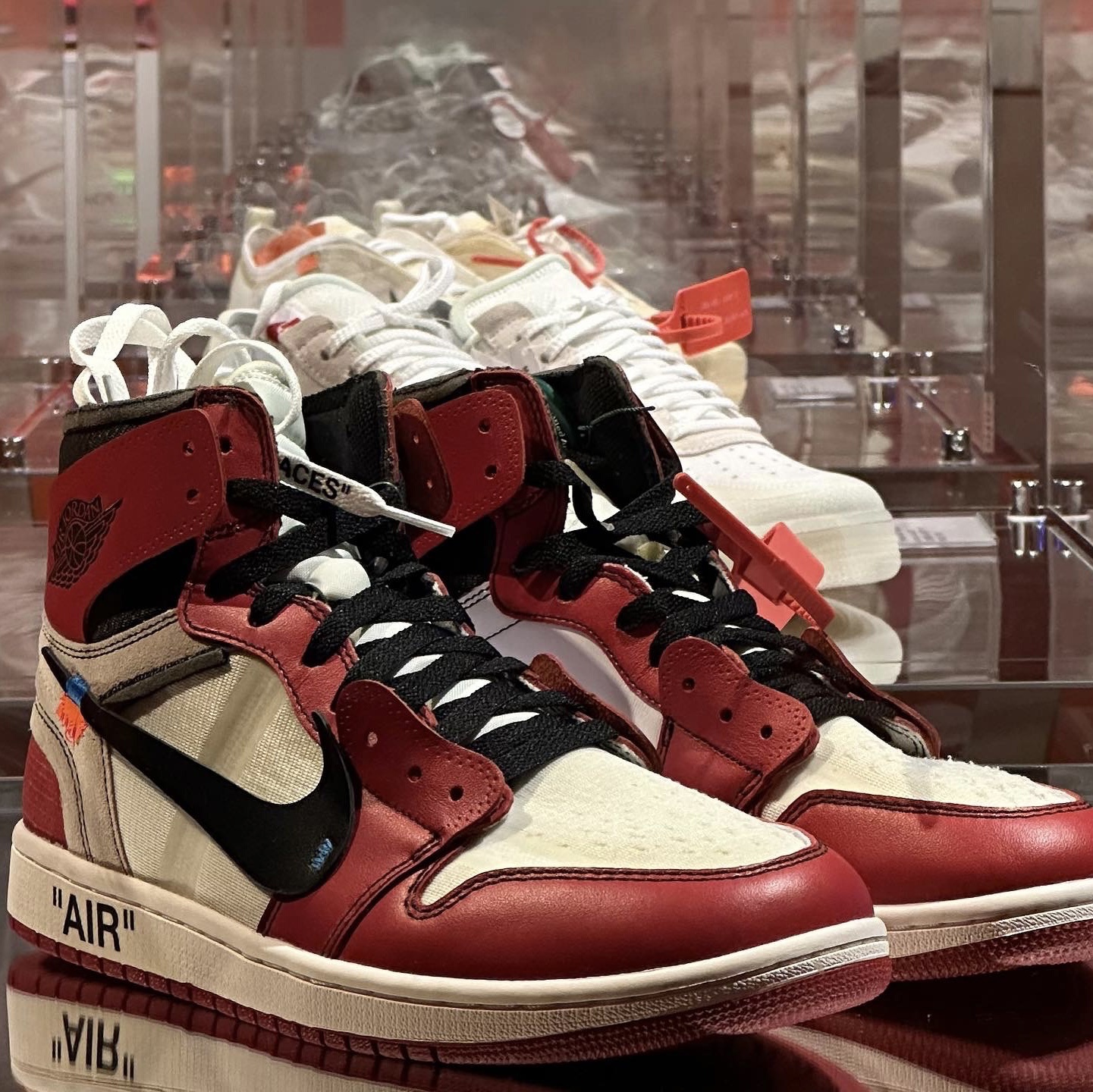 Jordan 1 x Off-White Retro High Chicago The Ten, Nike x Tom Sachs General Purpose Shoe Brown 착용 스타일 - 1