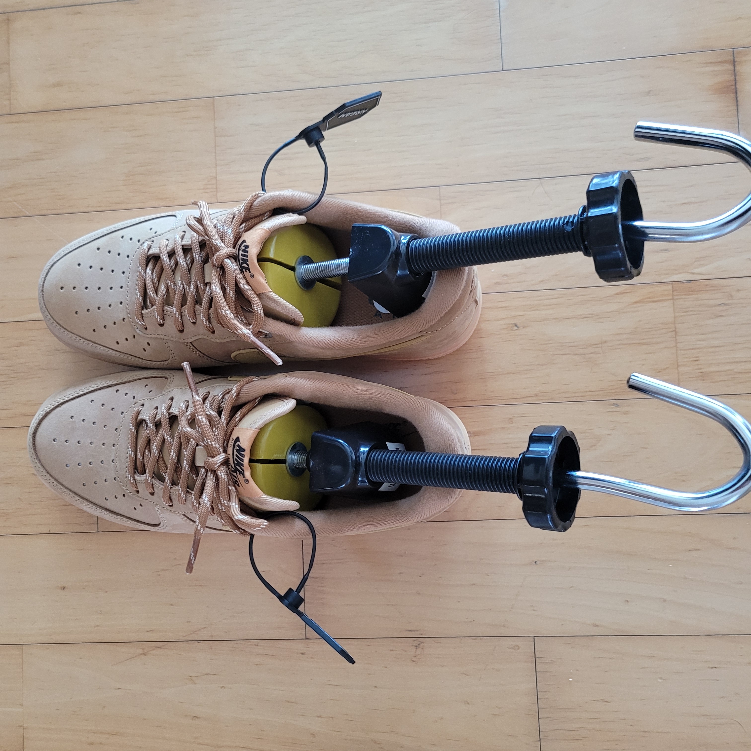 Nike Air Force 1 '07 WB Flax 착용 스타일 - 2