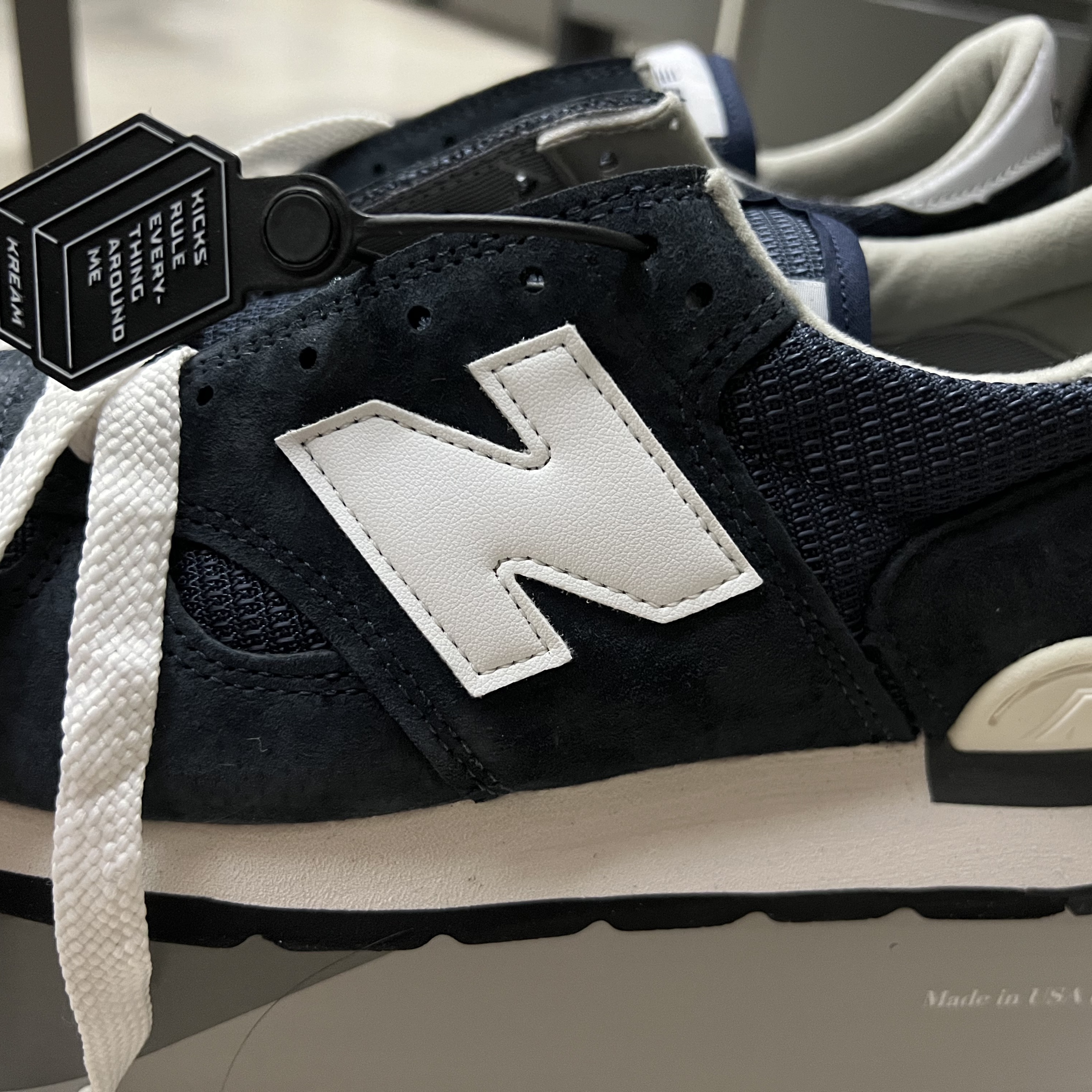 New Balance 990v1 Made in USA Navy 착용 스타일 - 3