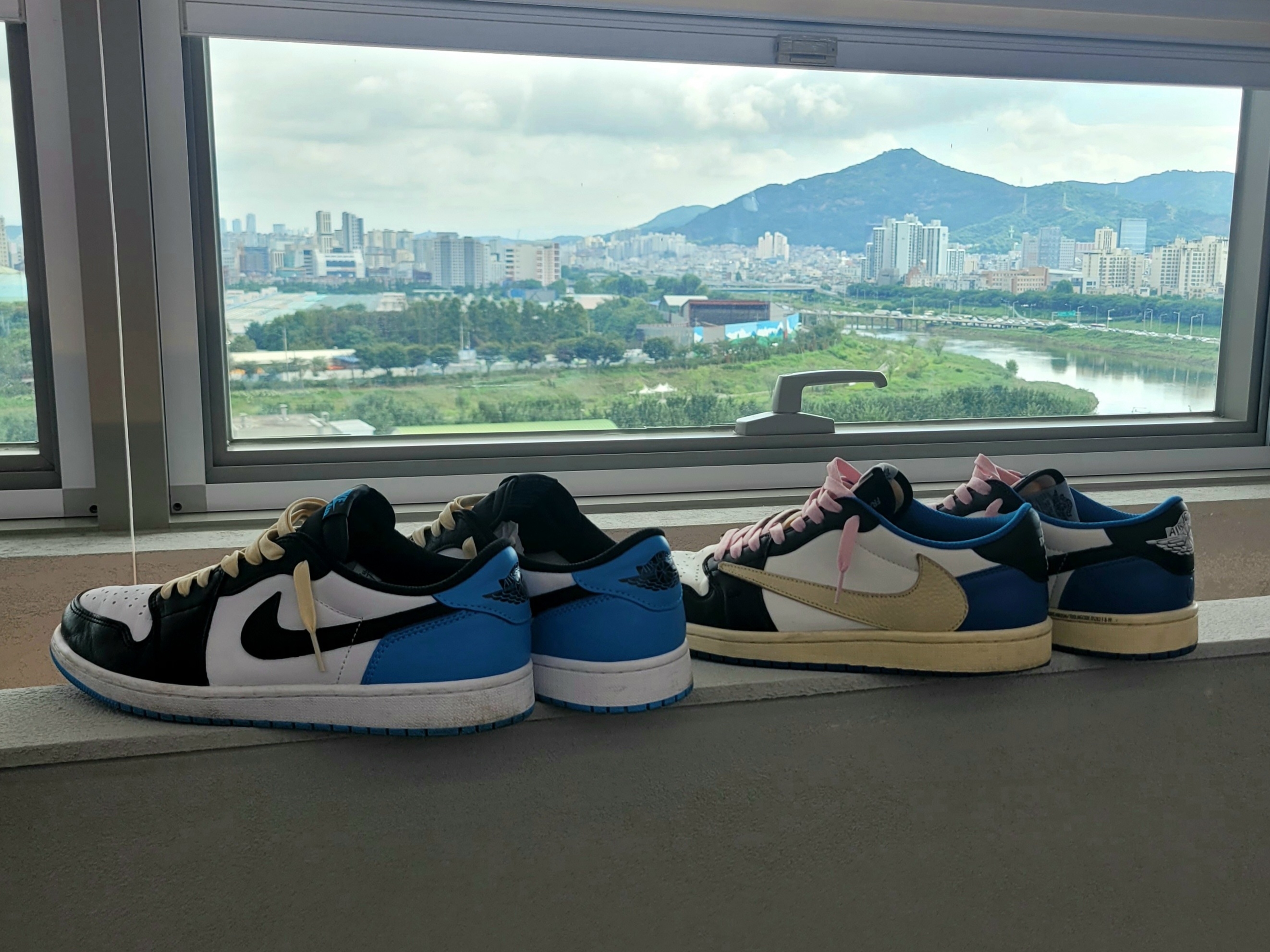 Jordan 1 x Travis Scott x Fragment Retro Low OG SP Military Blue, Jordan 1 Retro Low OG Black and Dark Powder Blue 착용 스타일