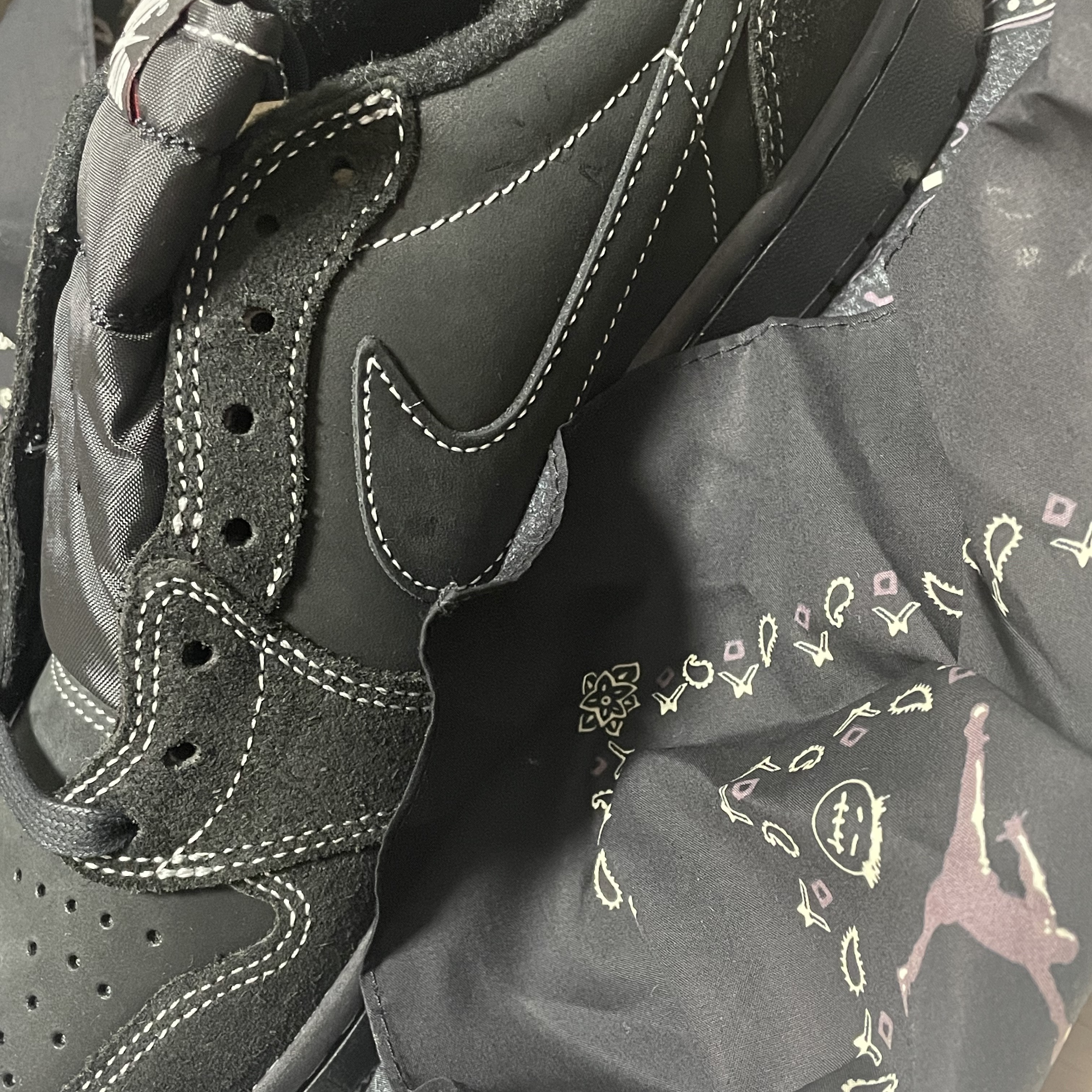 Jordan 1 x Travis Scott Retro Low OG SP Black Phantom 착용 스타일