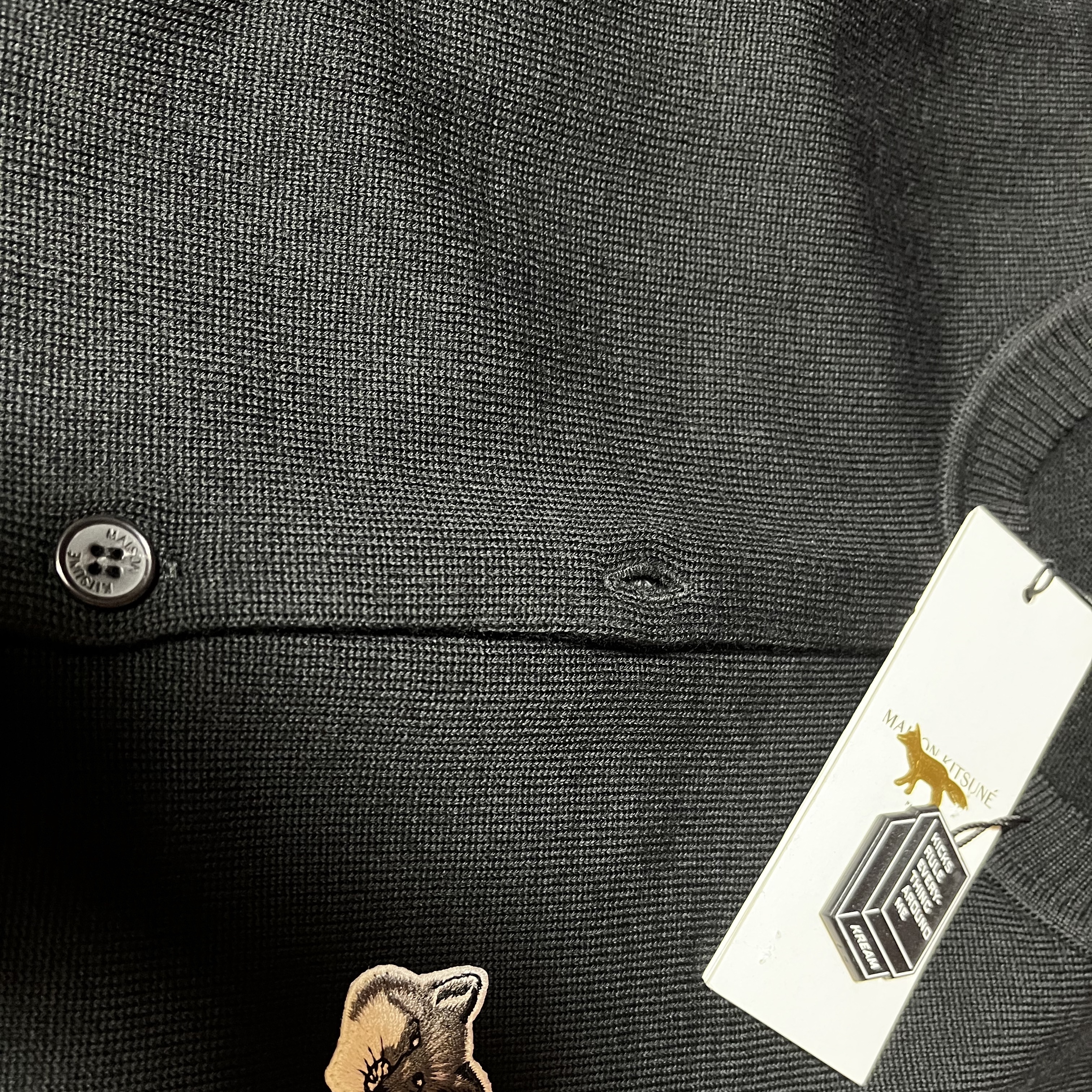 (W) Maison Kitsune Double Fox Head Patch R-Neck Cardigan Black 착용 스타일