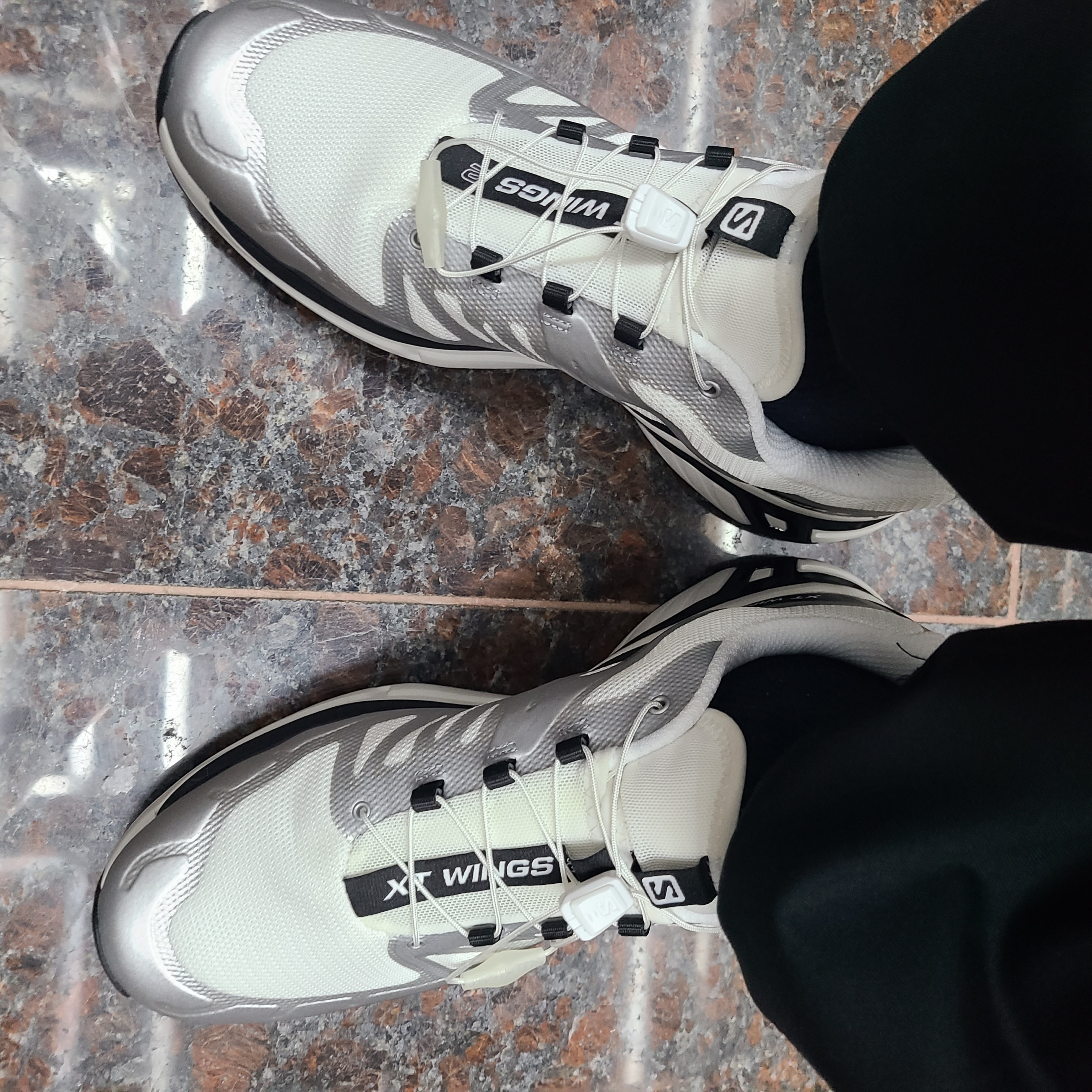 Salomon XT-Wings 2 White Silver Metallic 착용 스타일 - 2