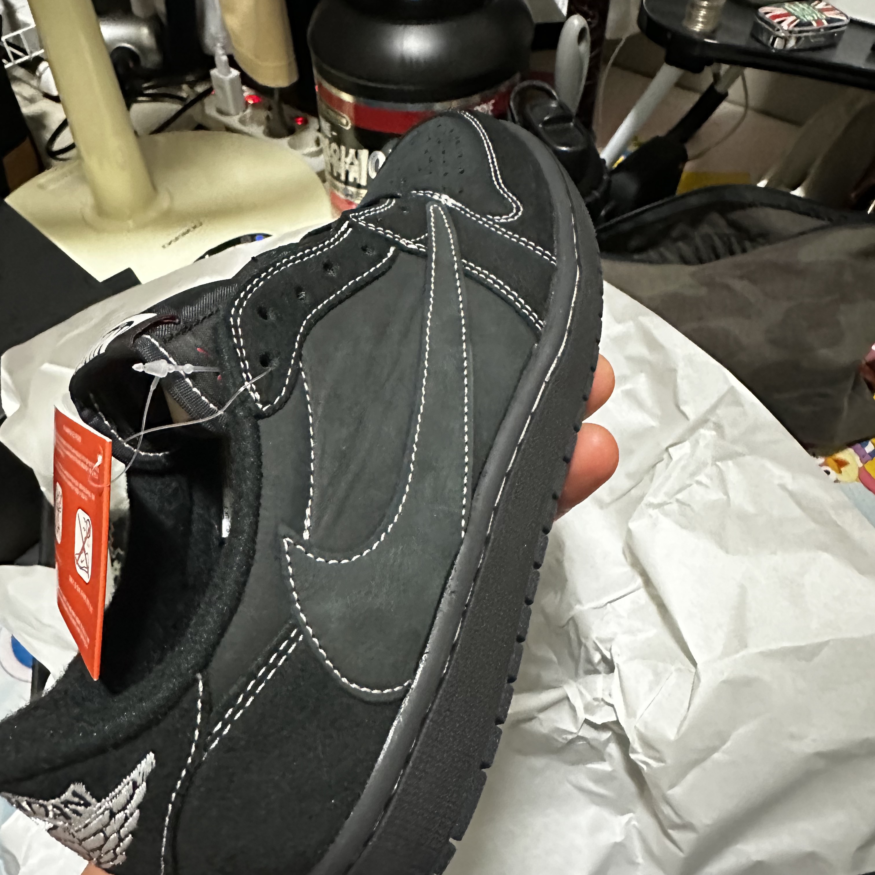 Jordan 1 x Travis Scott Retro Low OG SP Black Phantom 착용 스타일 - 2