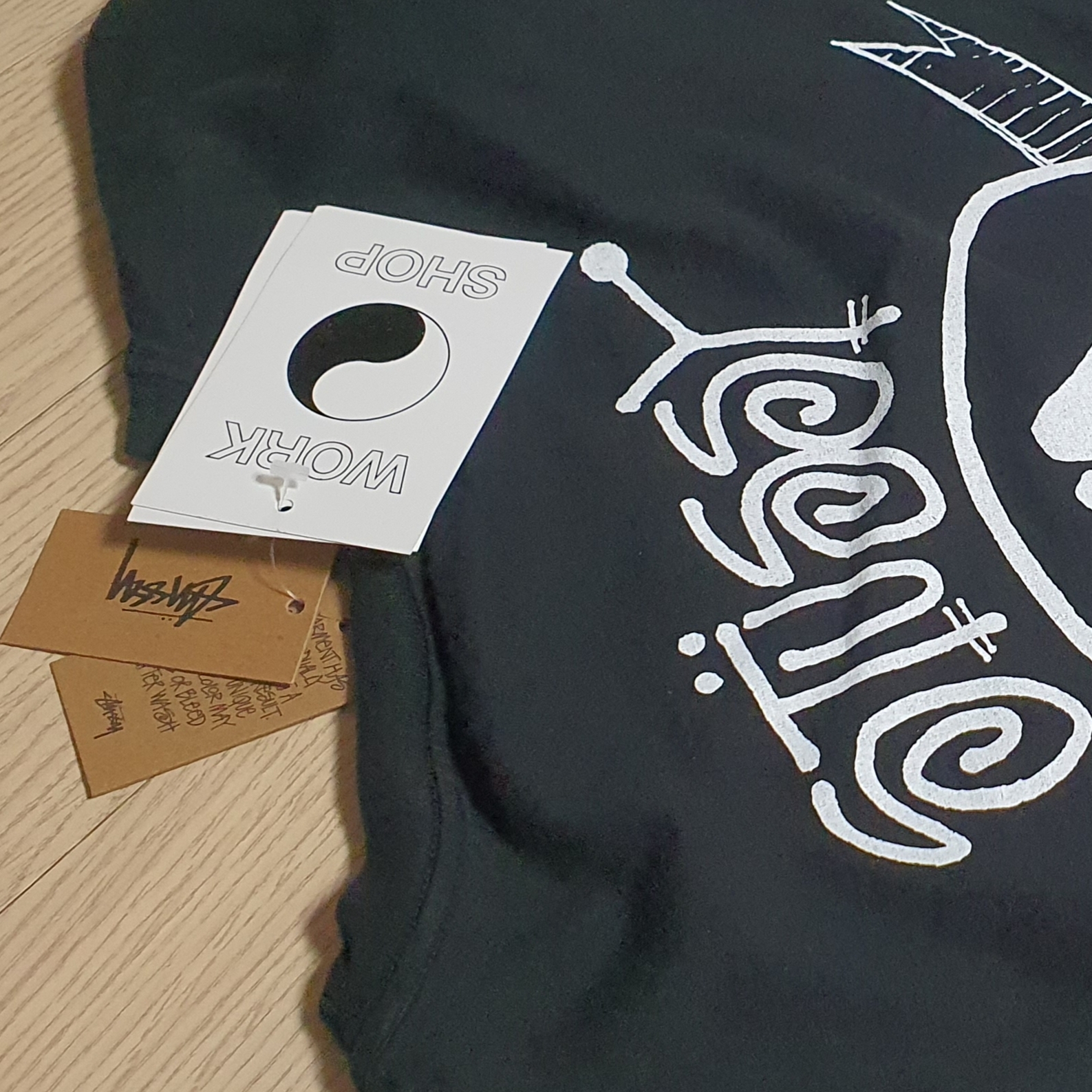 Stussy x Our Legacy Work Shop Surf Skull Pigment Dyed T-Shirt Black 착용 스타일