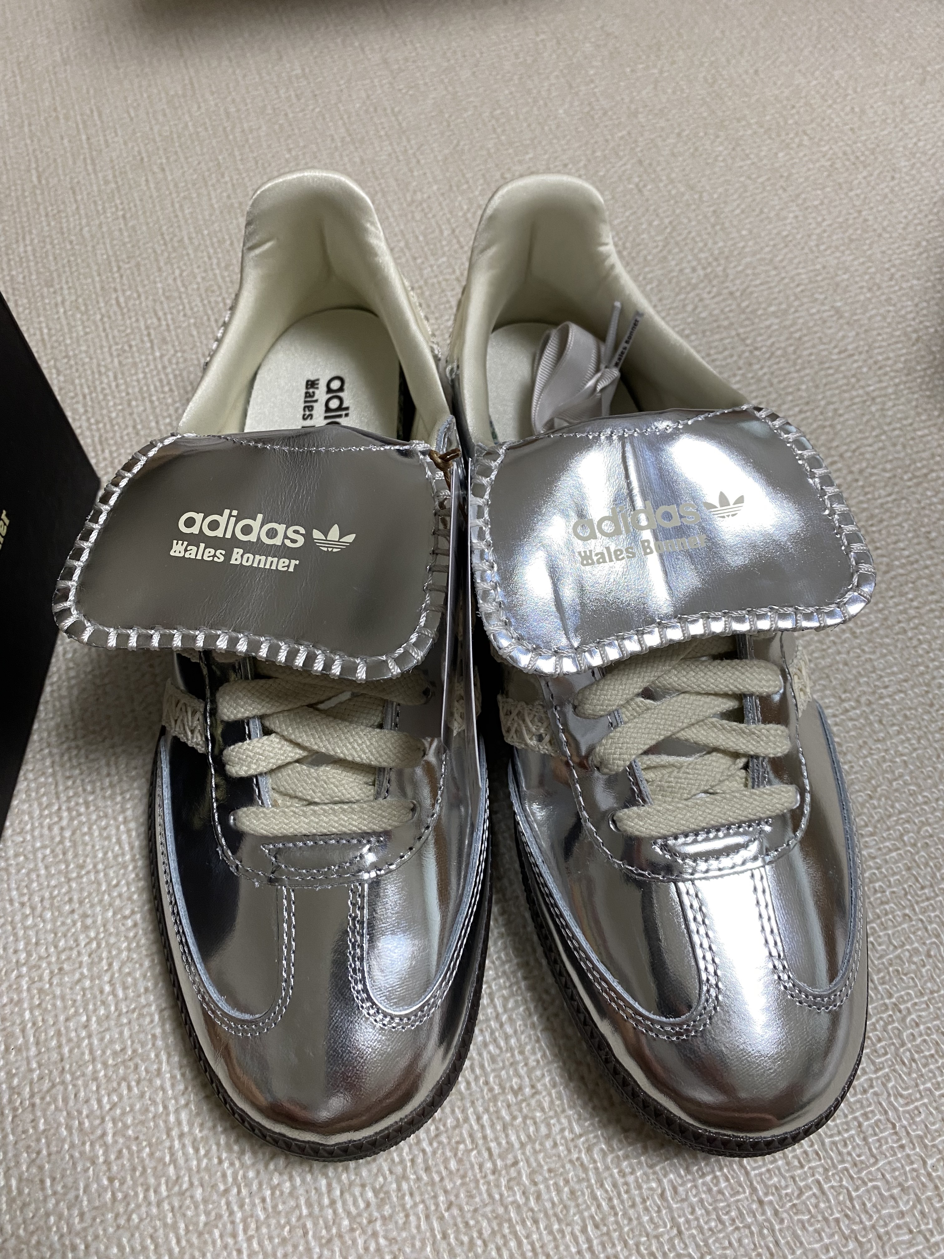 Adidas x Wales Bonner Samba Silver Metallic 착용 스타일
