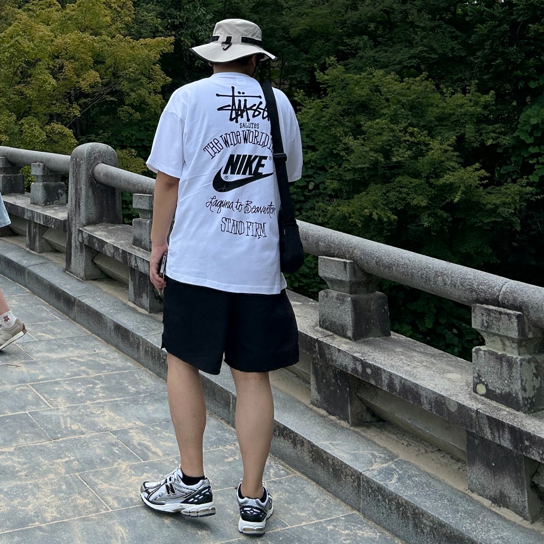 Supreme Woven Shoulder Bag Black - 23SS, New Balance 1906R White Gold 착용 스타일