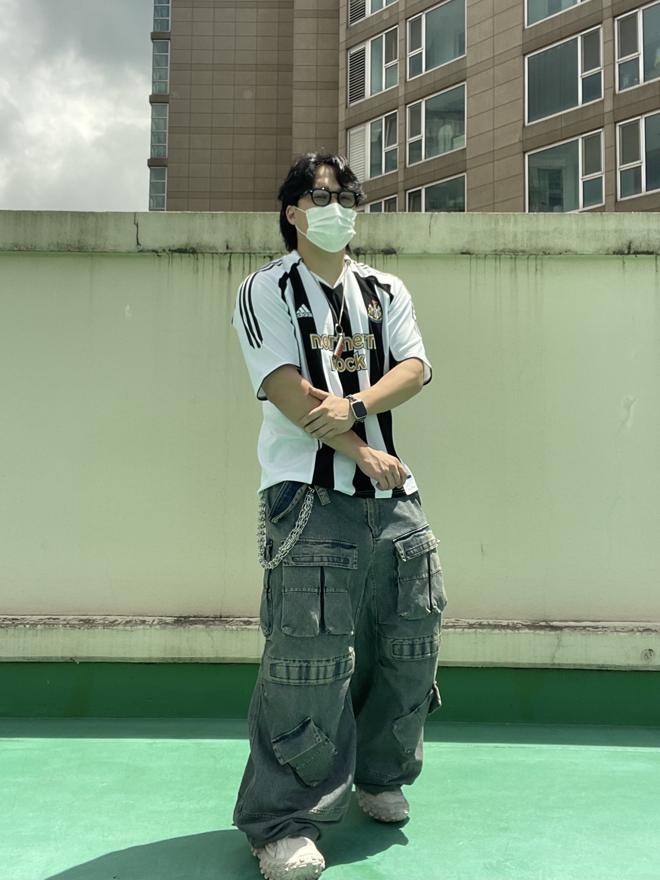 [KREAM 단독] Ourpas 030 Wide Cargo Denim Blue, Supreme Metal Lighter Holster - 19SS 착용 스타일 - 4