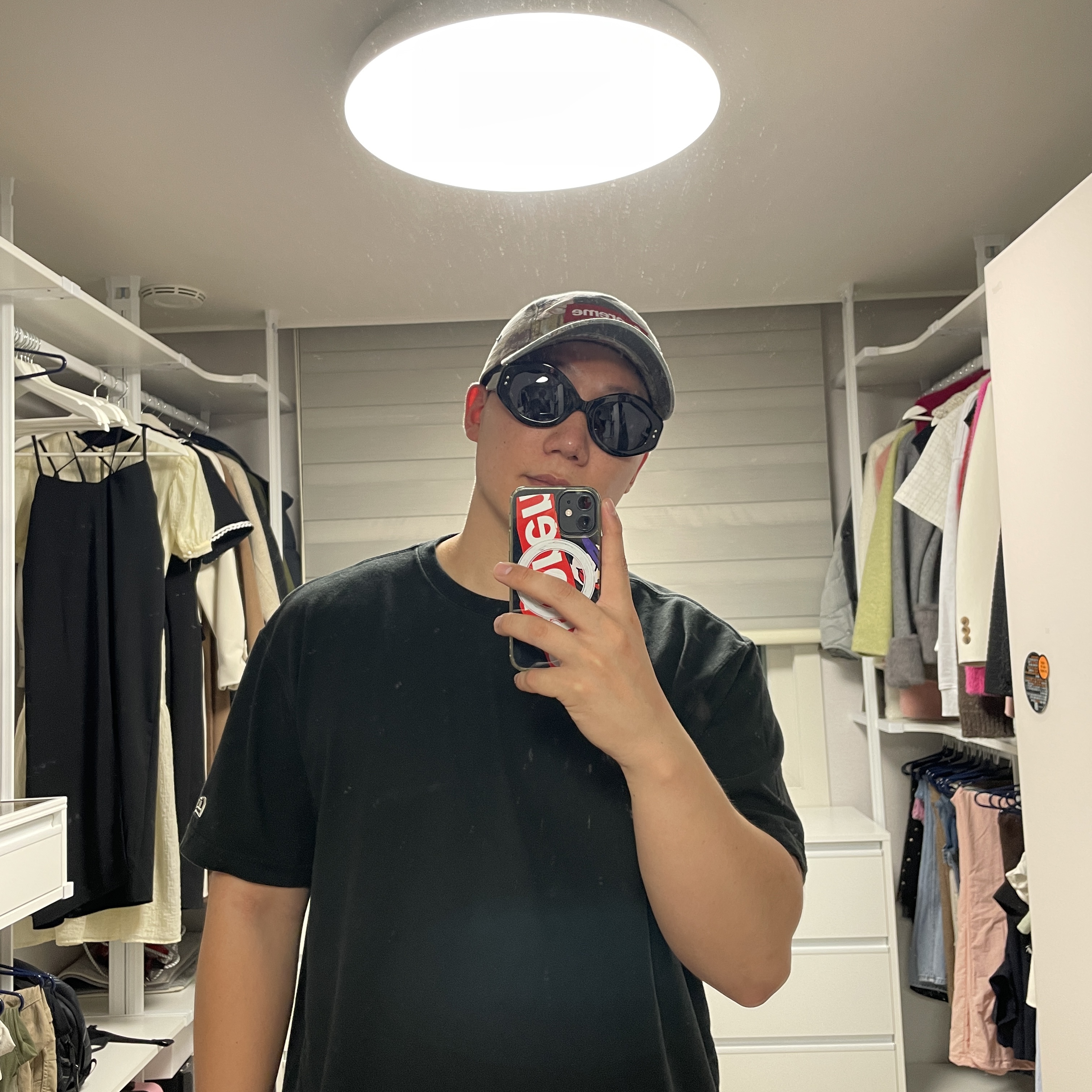 Supreme Nomi Sunglasses Black - 23SS 착용 스타일 - 2